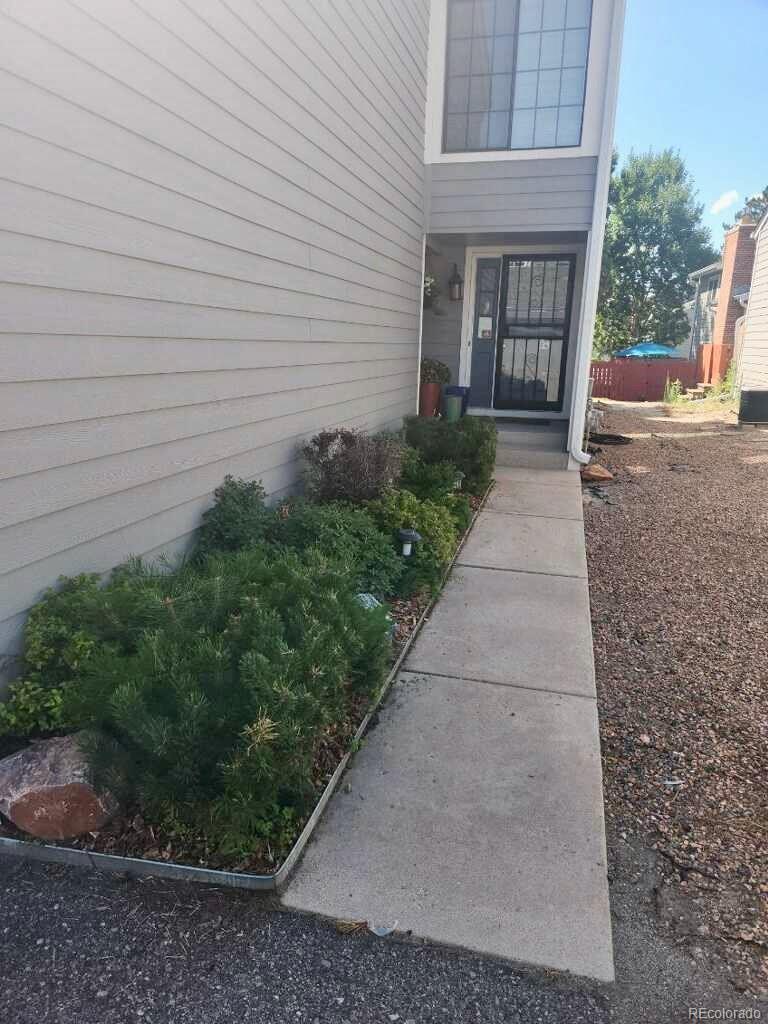 MLS Image #2 for 12592 e cornell circle,aurora, Colorado