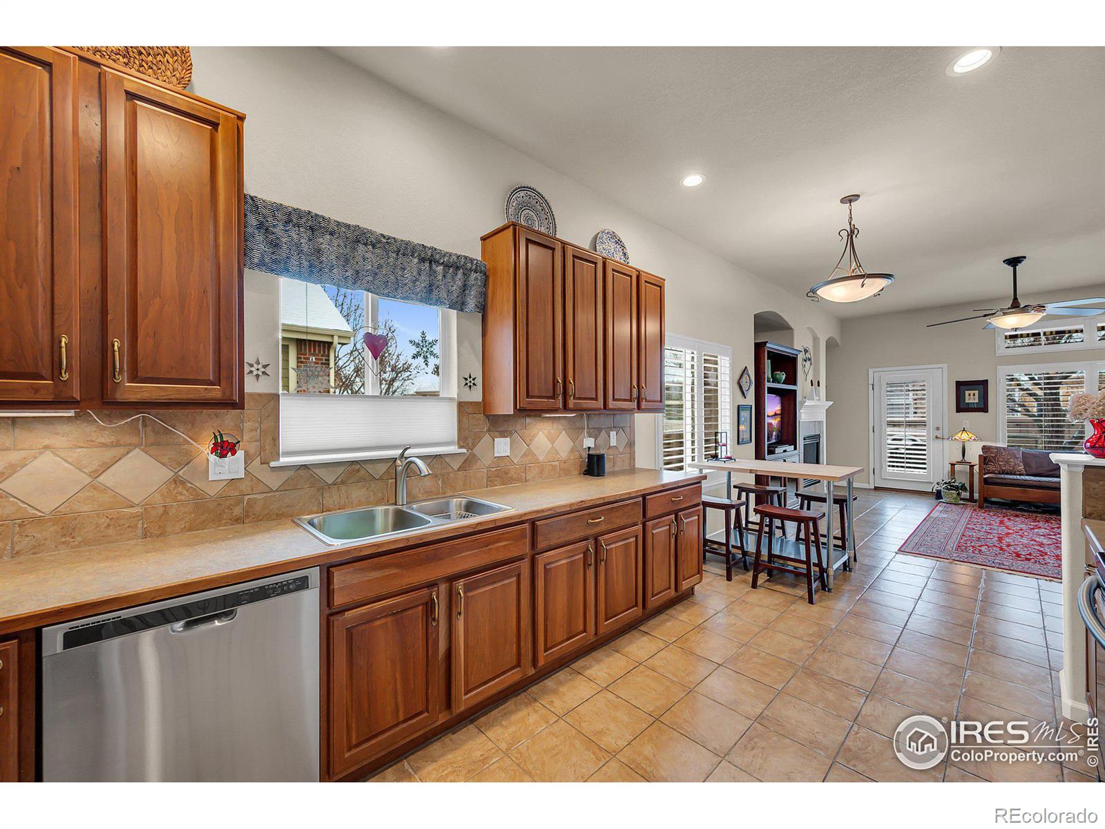 MLS Image #13 for 1629  metropolitan drive,longmont, Colorado