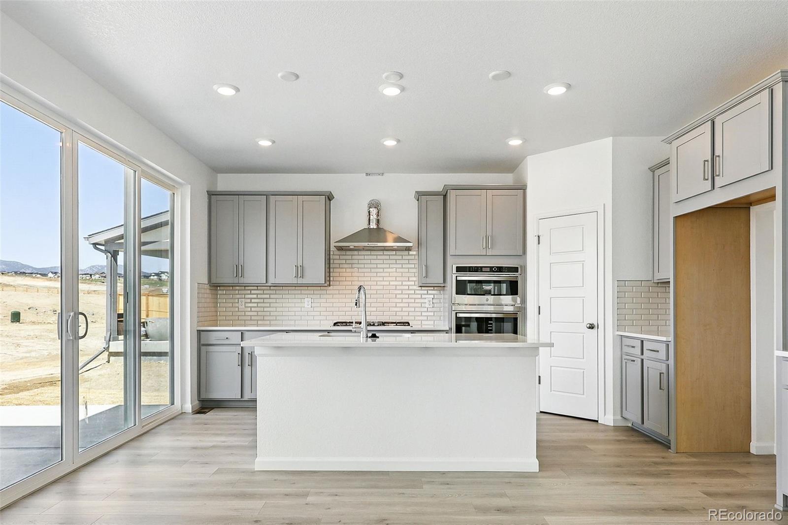 MLS Image #7 for 16618 w 92nd place,arvada, Colorado