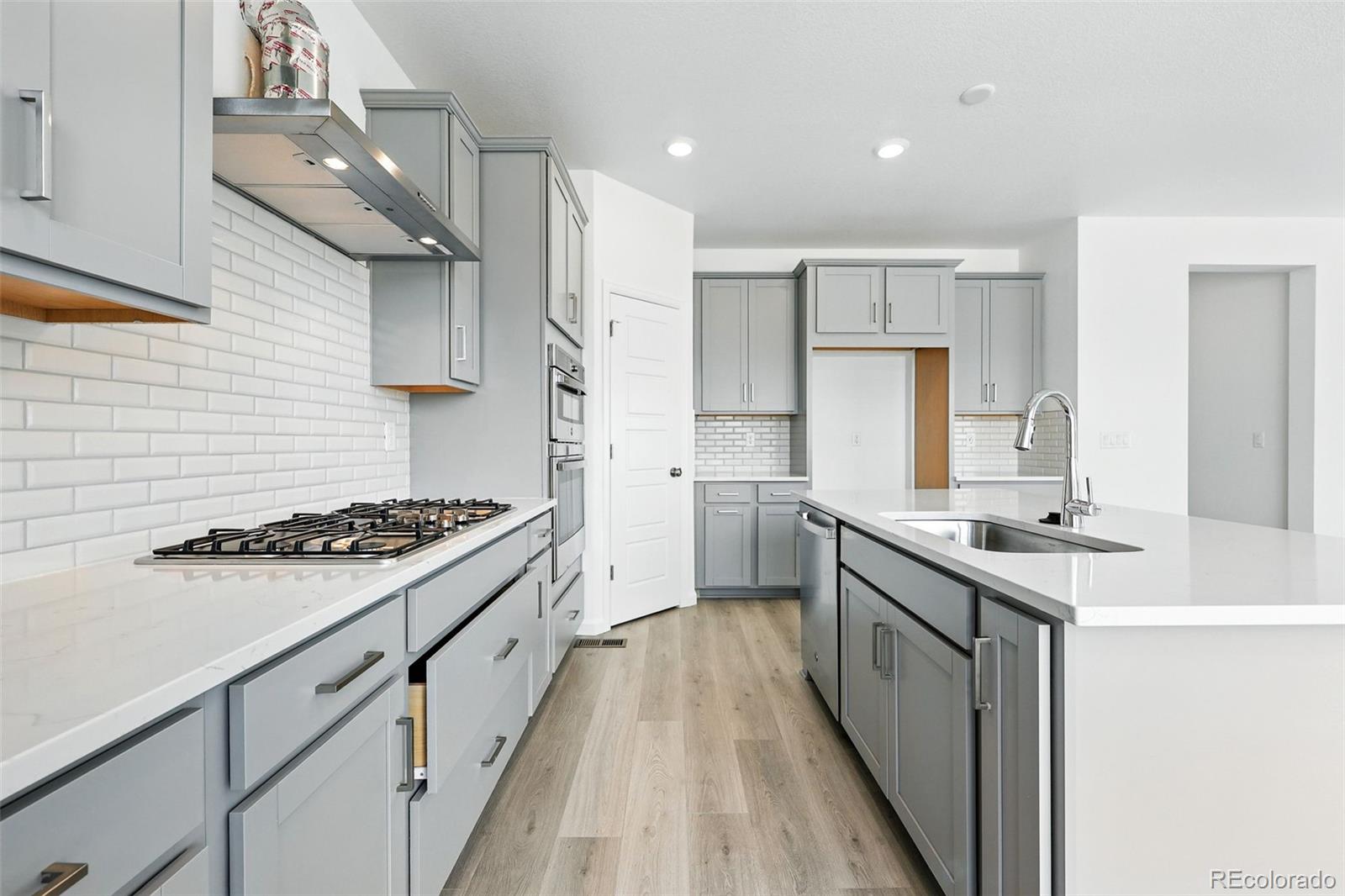 MLS Image #9 for 16618 w 92nd place,arvada, Colorado