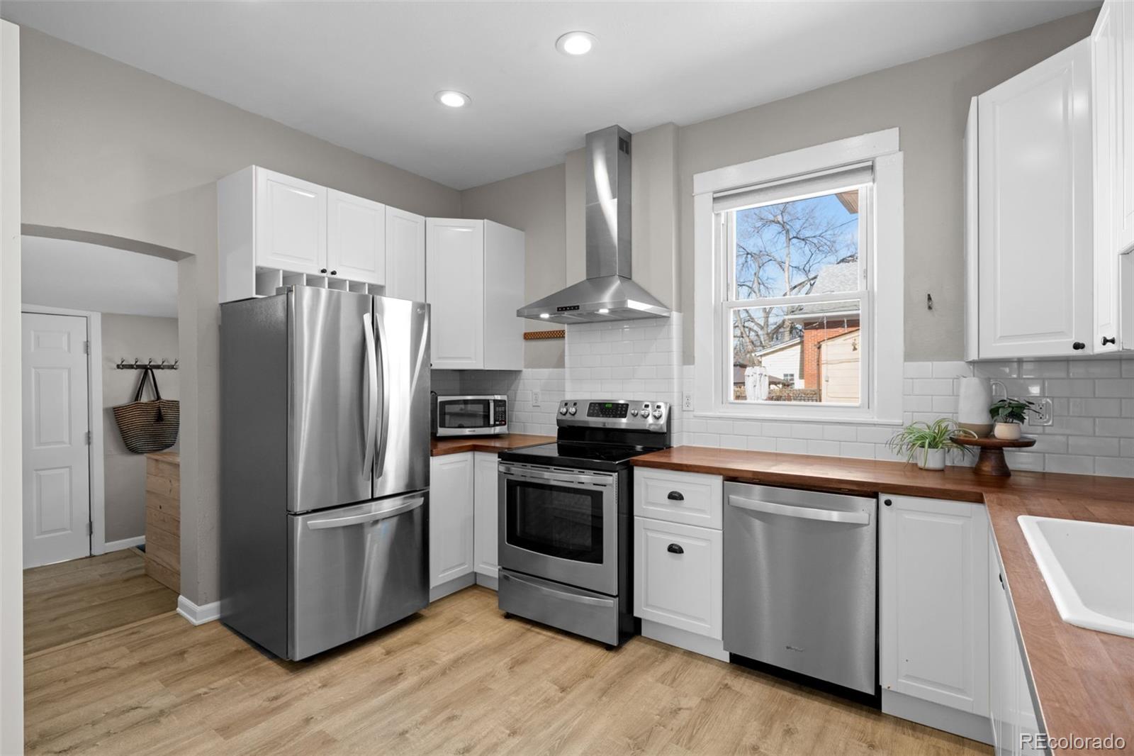 MLS Image #17 for 2919 n york street,denver, Colorado