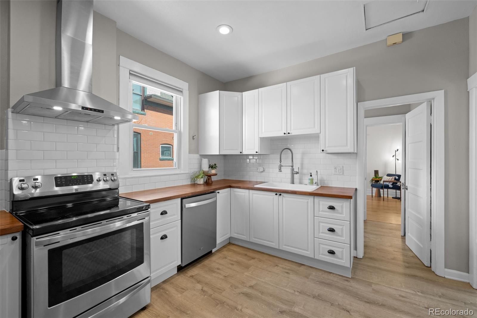 MLS Image #20 for 2919 n york street,denver, Colorado