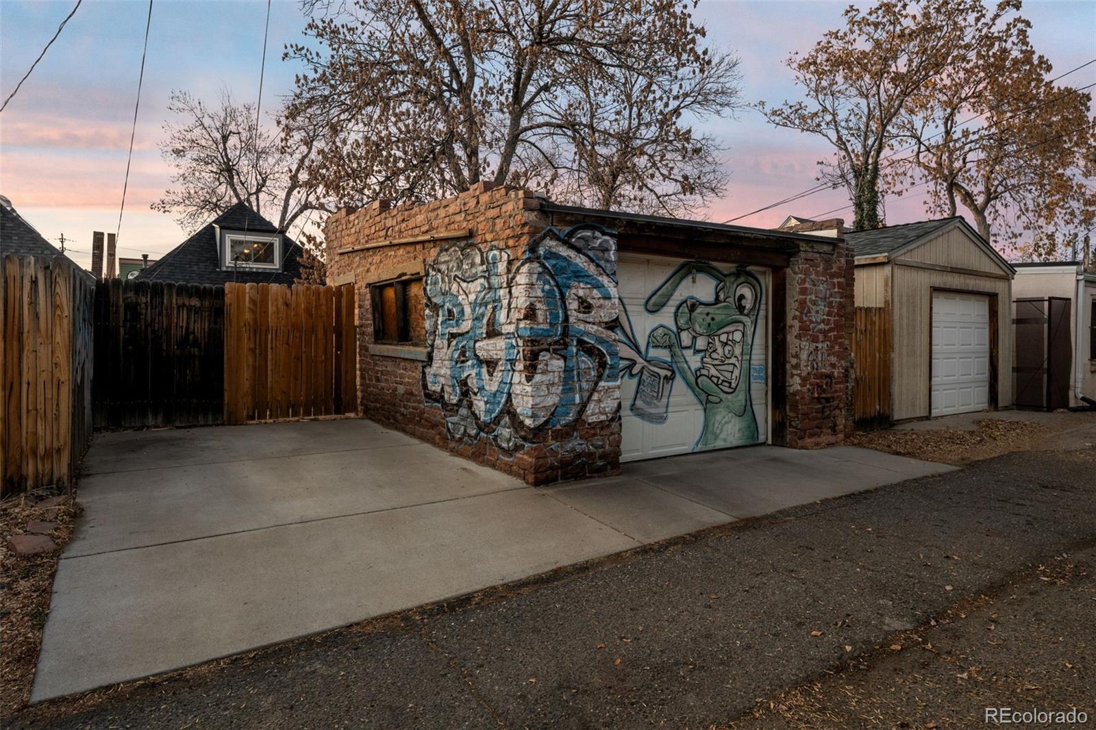 MLS Image #33 for 374 s lincoln street,denver, Colorado