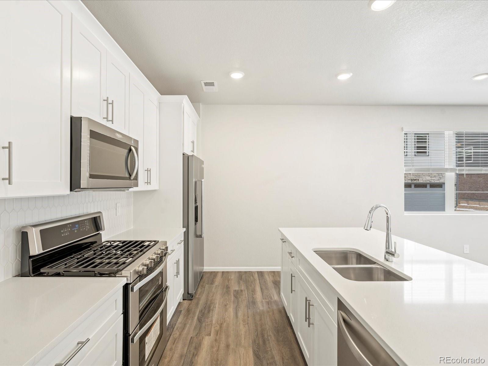 MLS Image #11 for 6571 n malaya street,aurora, Colorado