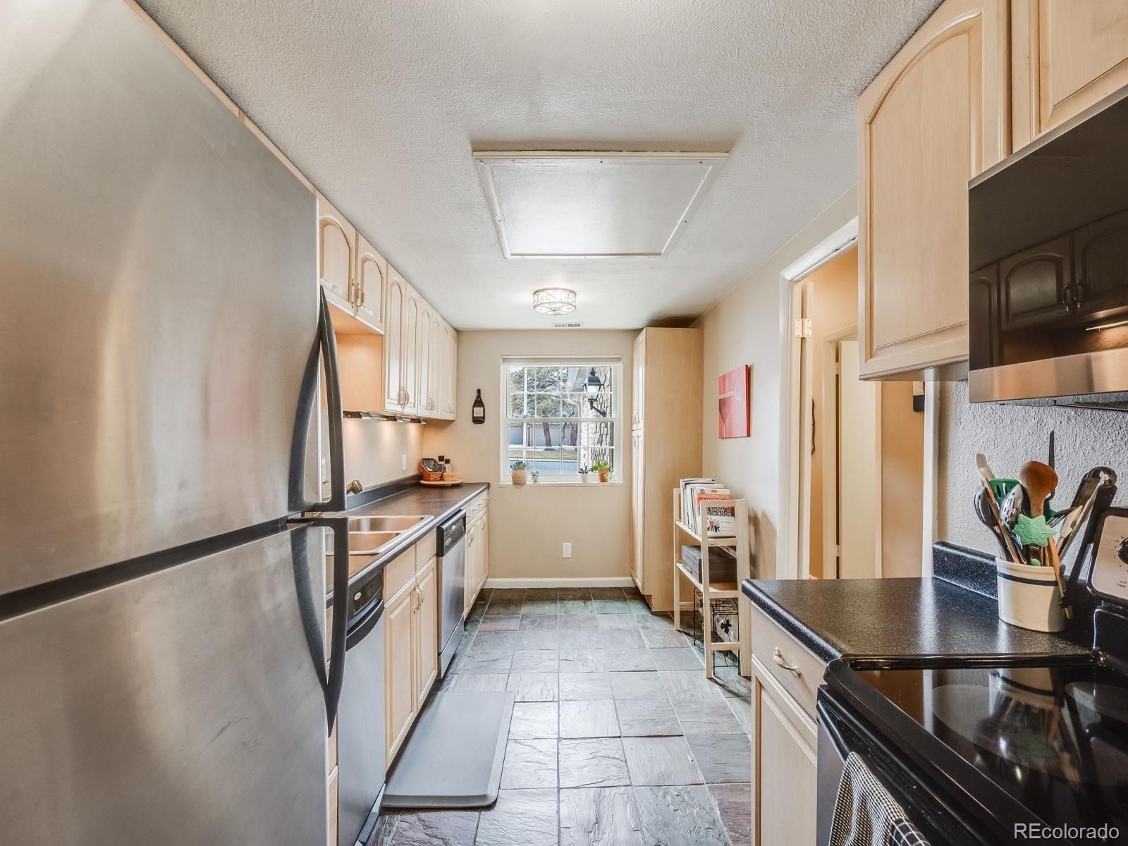 MLS Image #11 for 4250 s olive street,denver, Colorado