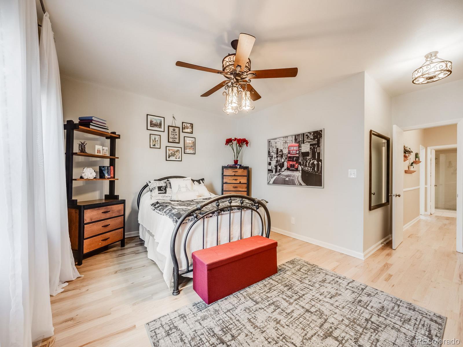 MLS Image #22 for 4250 s olive street,denver, Colorado