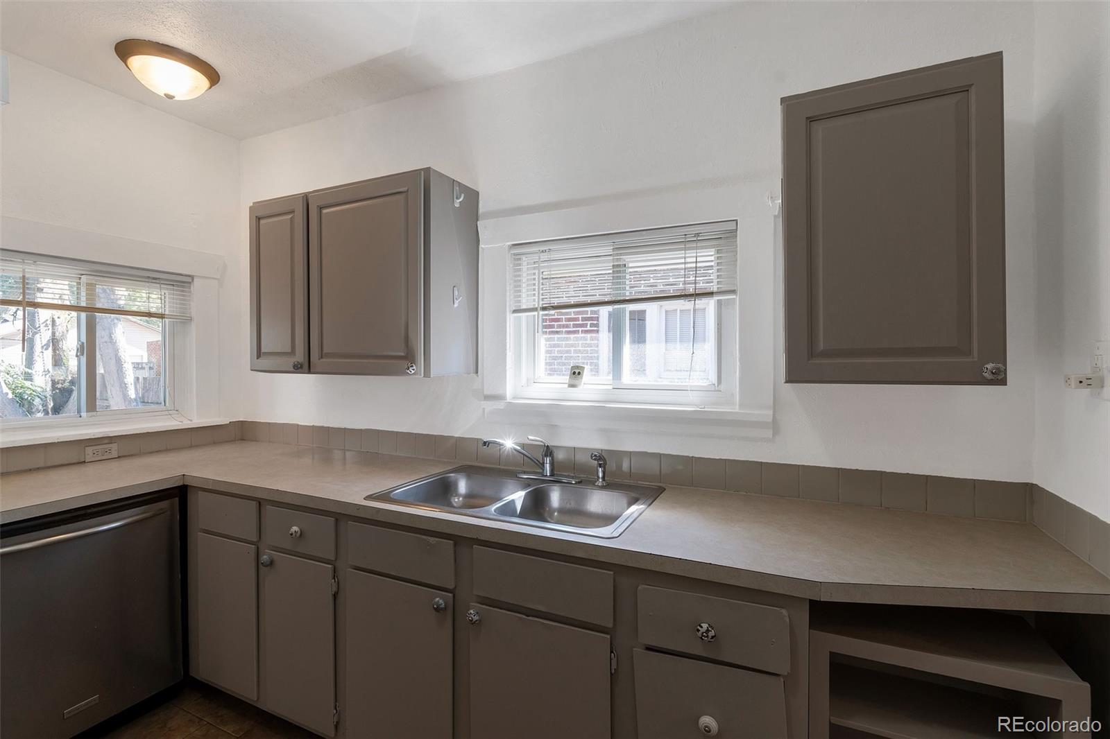 MLS Image #4 for 3336 n saint paul street,denver, Colorado