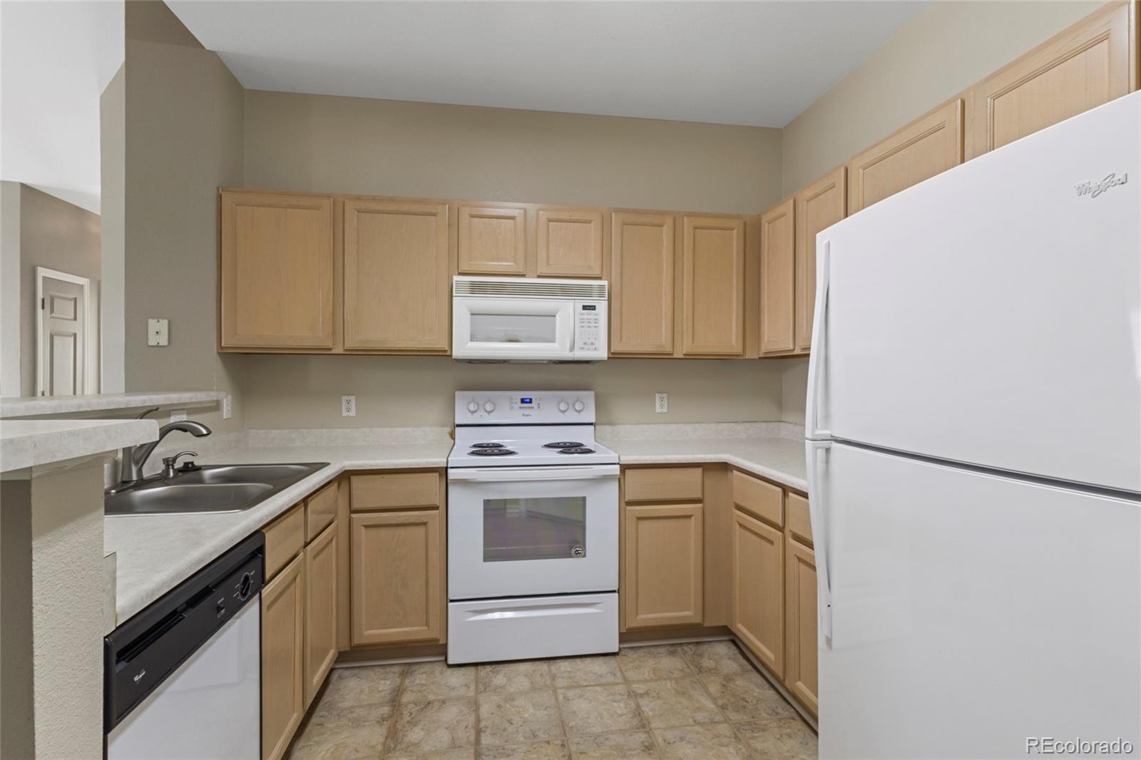 MLS Image #14 for 12292 e 2nd drive ,aurora, Colorado