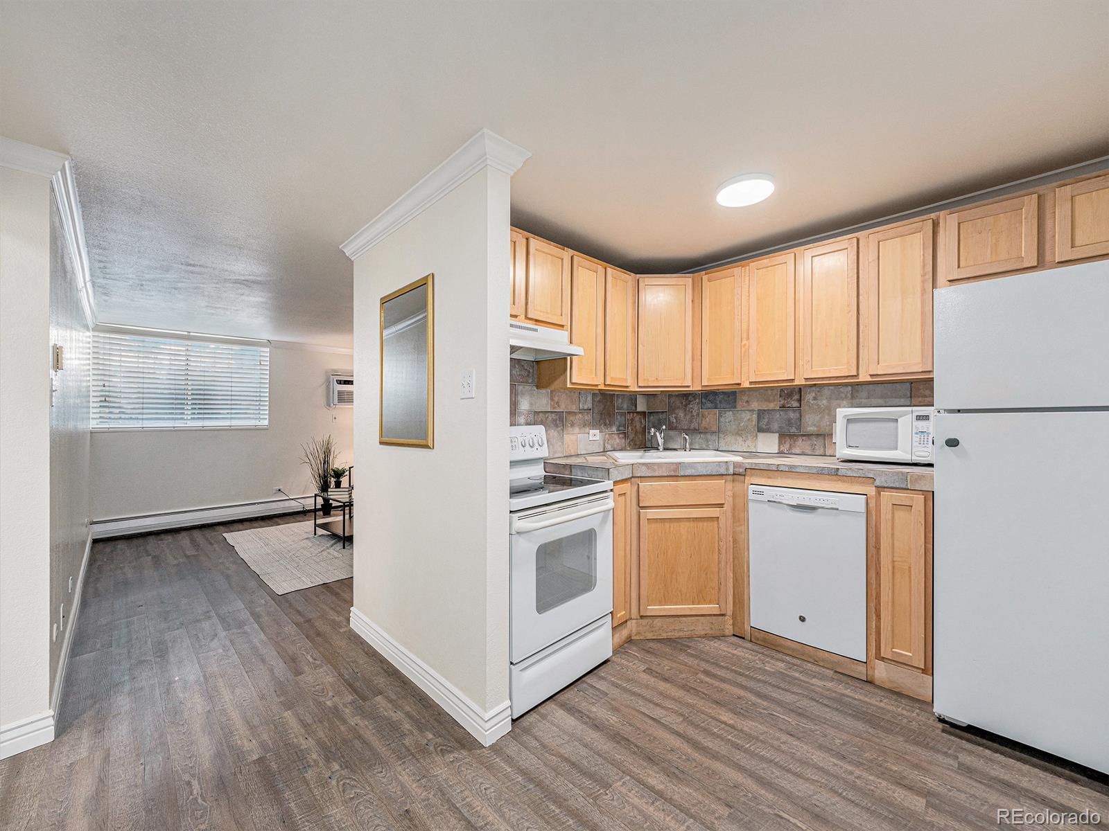 MLS Image #2 for 1390 n emerson street 105,denver, Colorado