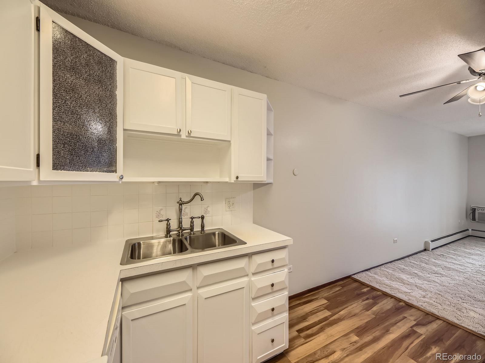 MLS Image #11 for 300 s clinton street,denver, Colorado