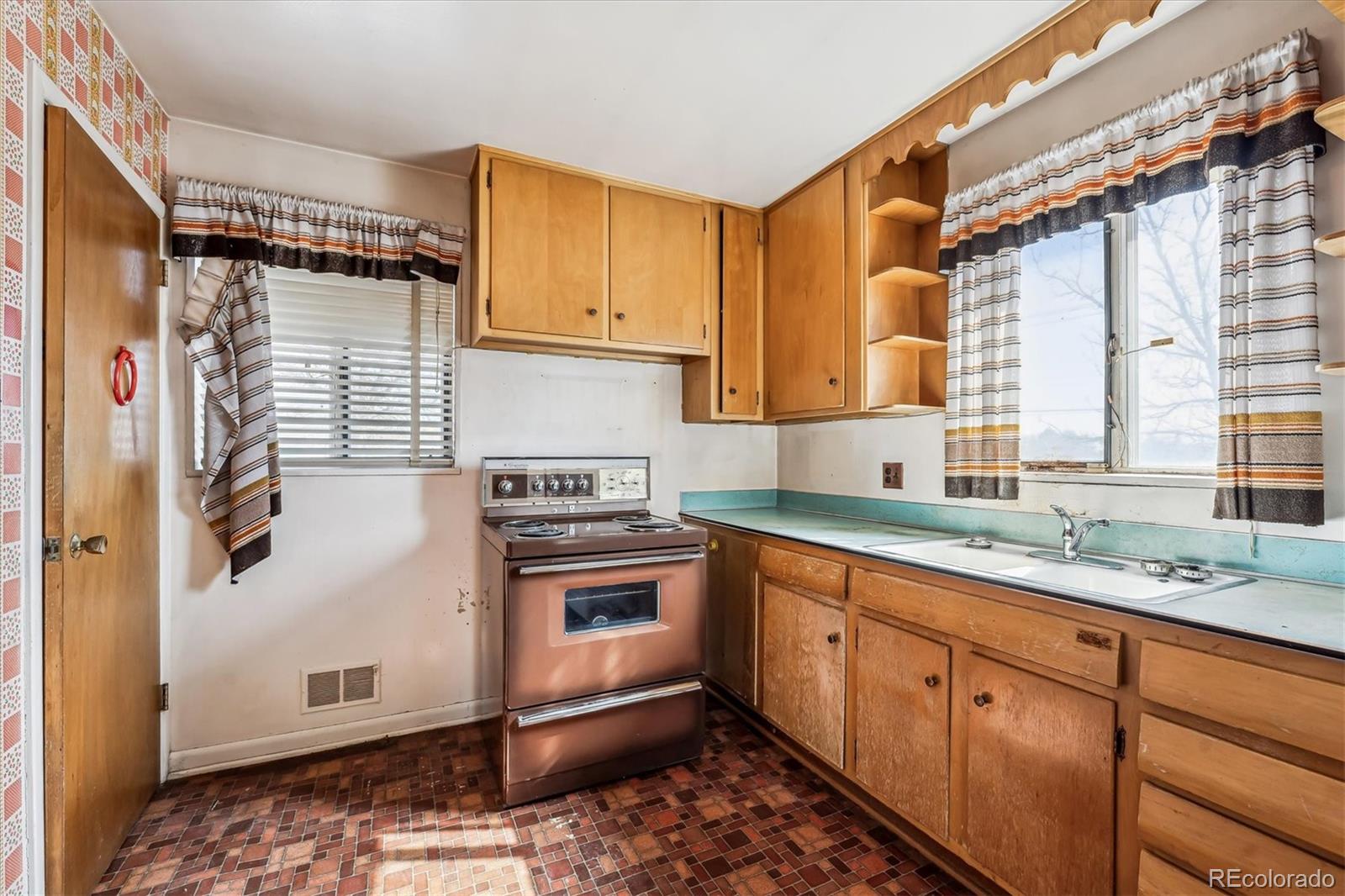 MLS Image #7 for 7634  navajo street,denver, Colorado