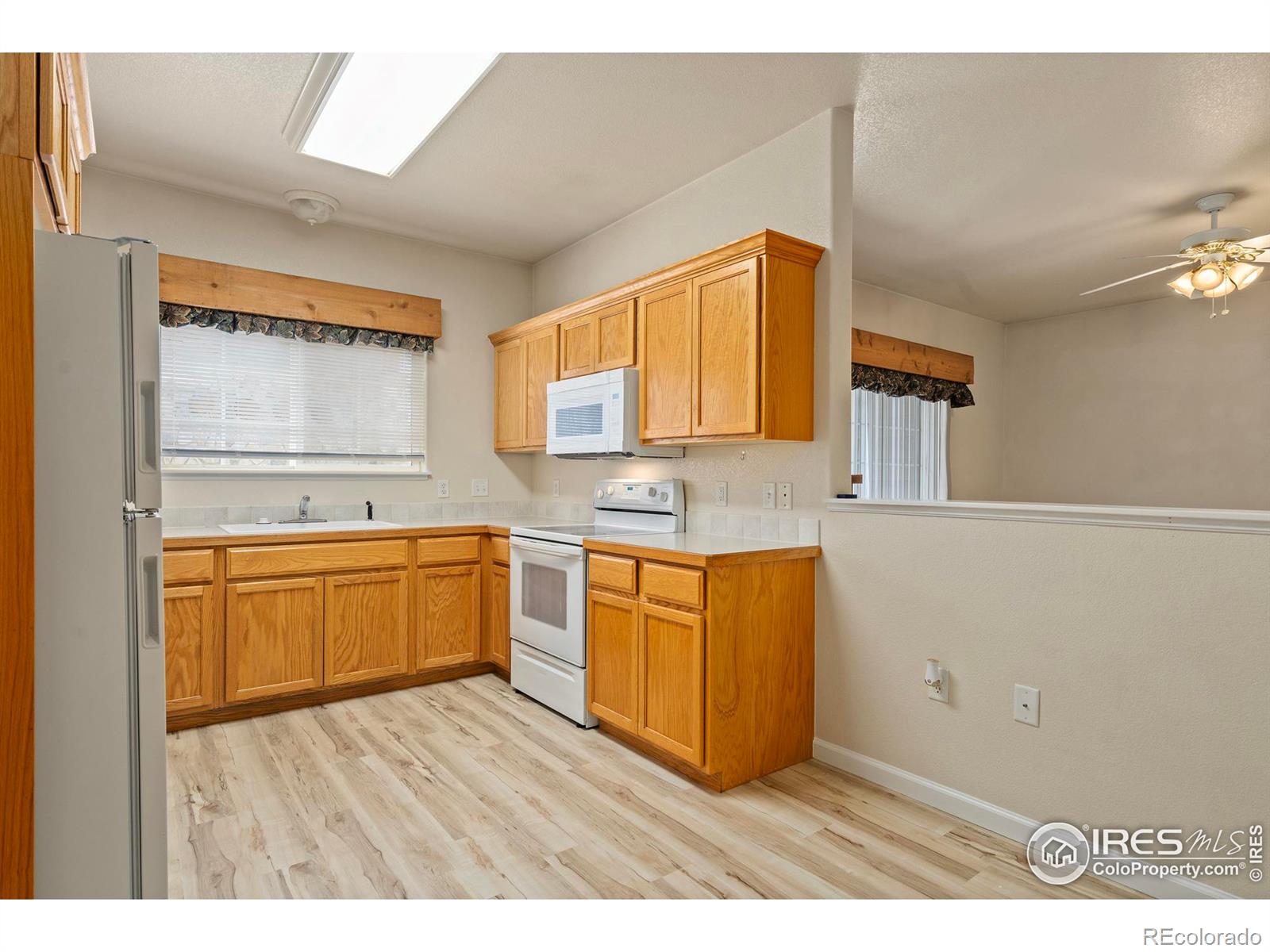 MLS Image #8 for 1288  lake circle,windsor, Colorado