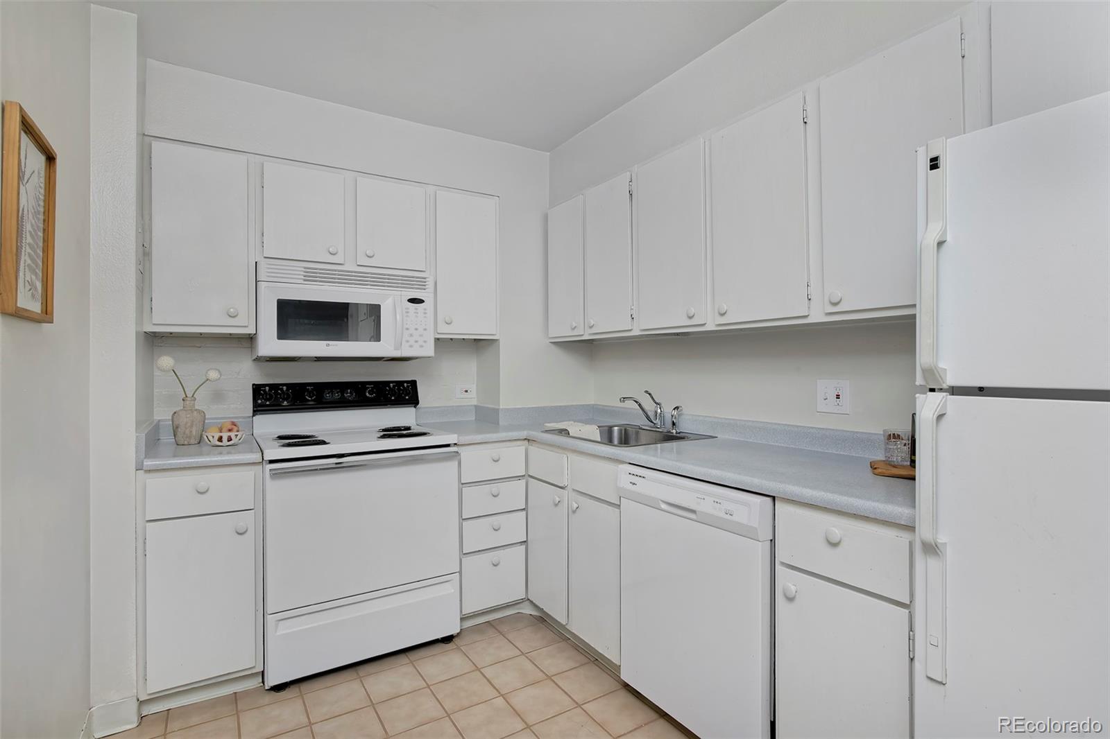 MLS Image #33 for 480 s marion parkway,denver, Colorado