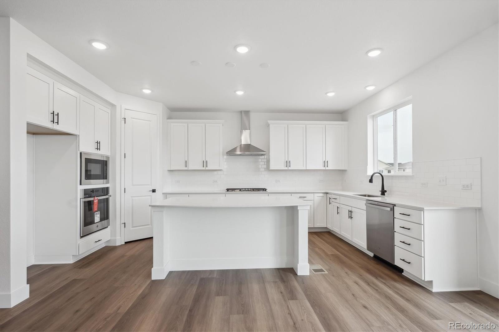 MLS Image #11 for 7016 e 126th place,thornton, Colorado