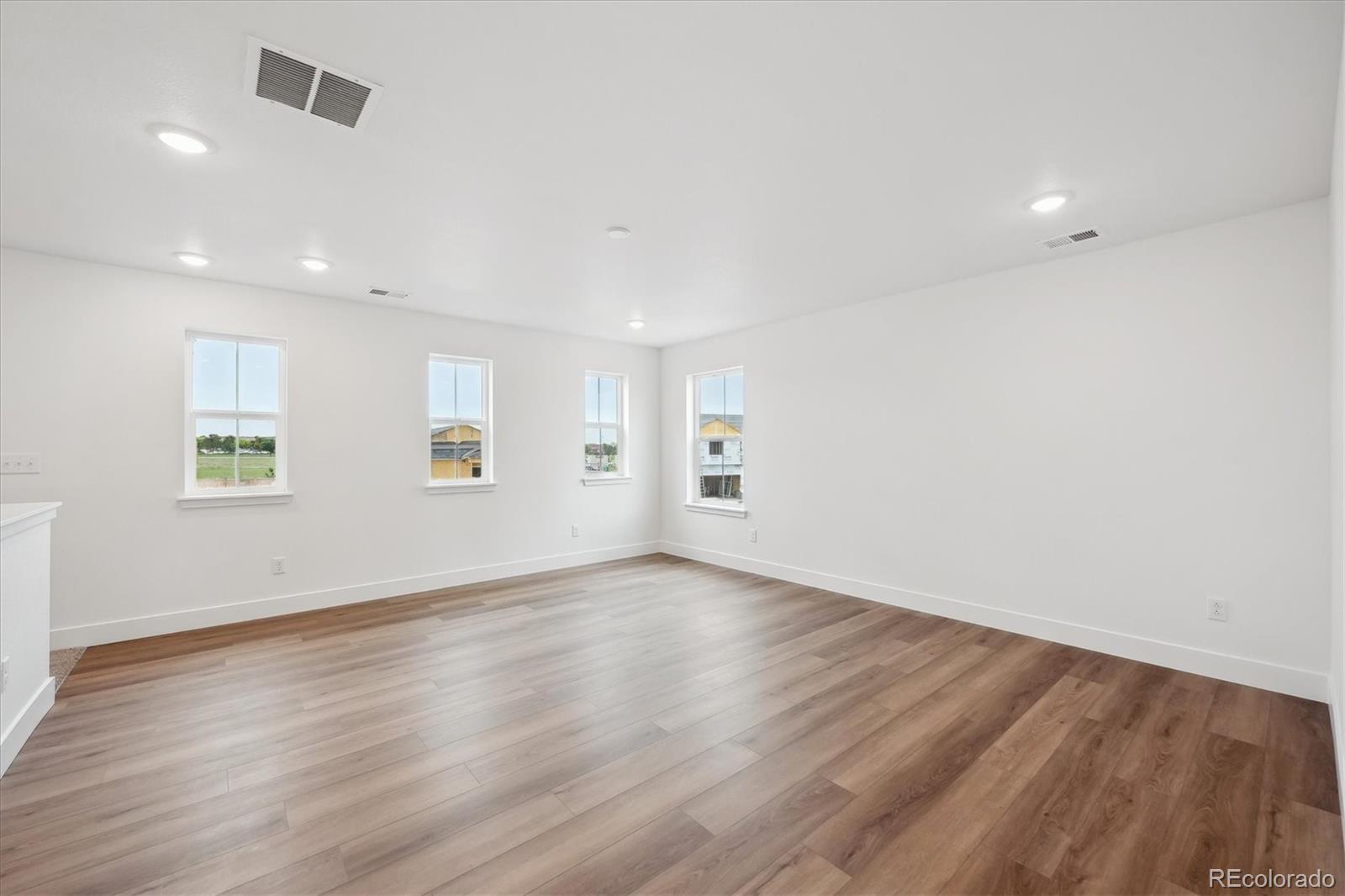 MLS Image #13 for 7016 e 126th place,thornton, Colorado