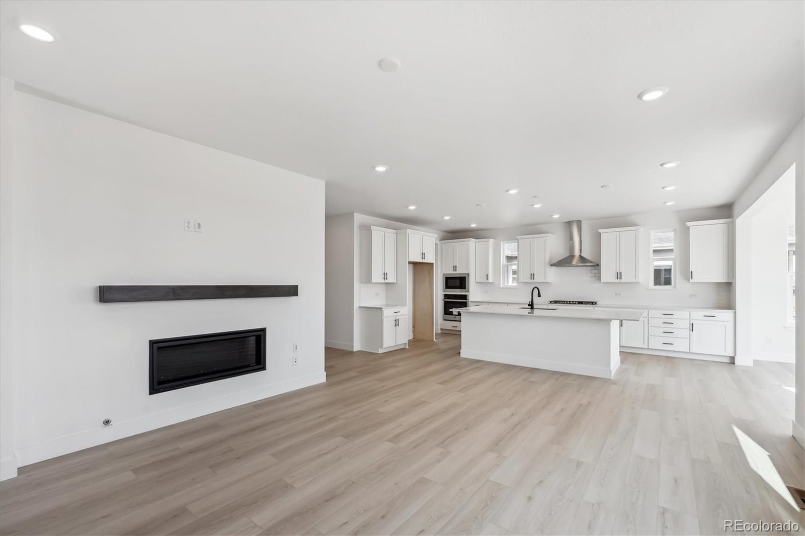 MLS Image #11 for 7036 e 126th place,thornton, Colorado