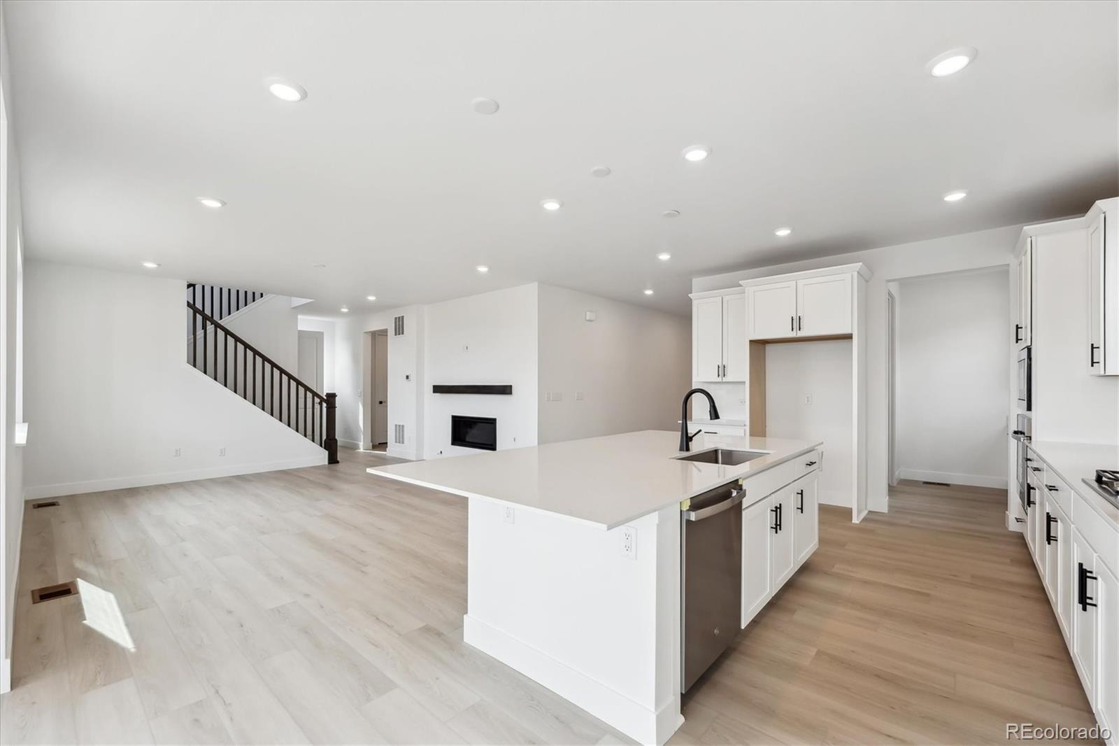 MLS Image #7 for 7036 e 126th place,thornton, Colorado