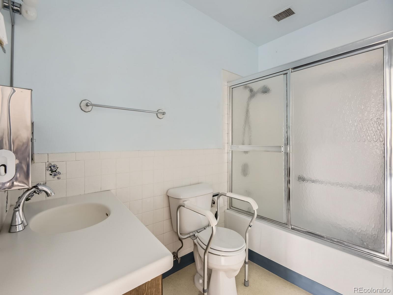 MLS Image #20 for 625 s alton way,denver, Colorado