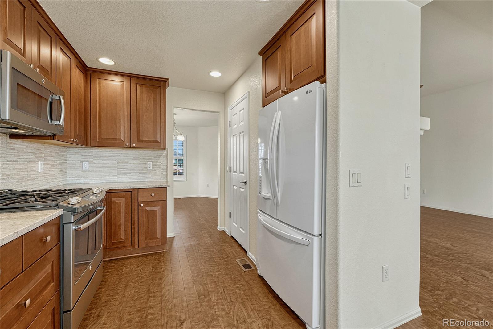 MLS Image #11 for 22380 e heritage parkway,aurora, Colorado