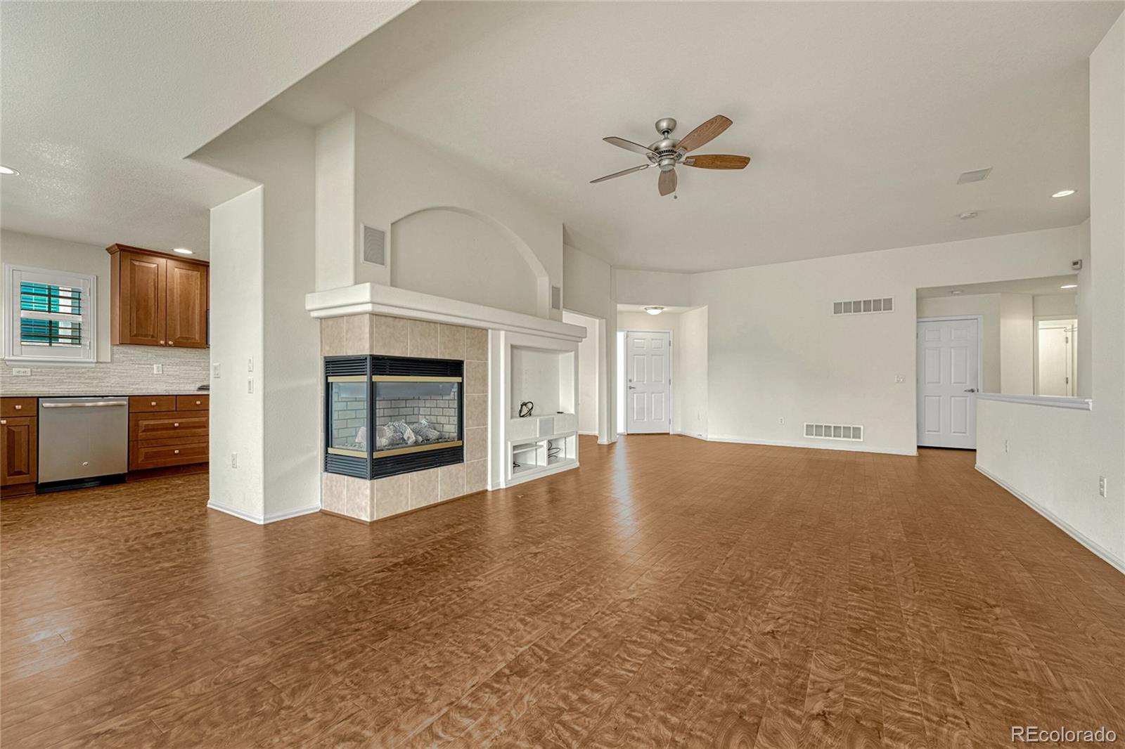 MLS Image #8 for 22380 e heritage parkway,aurora, Colorado