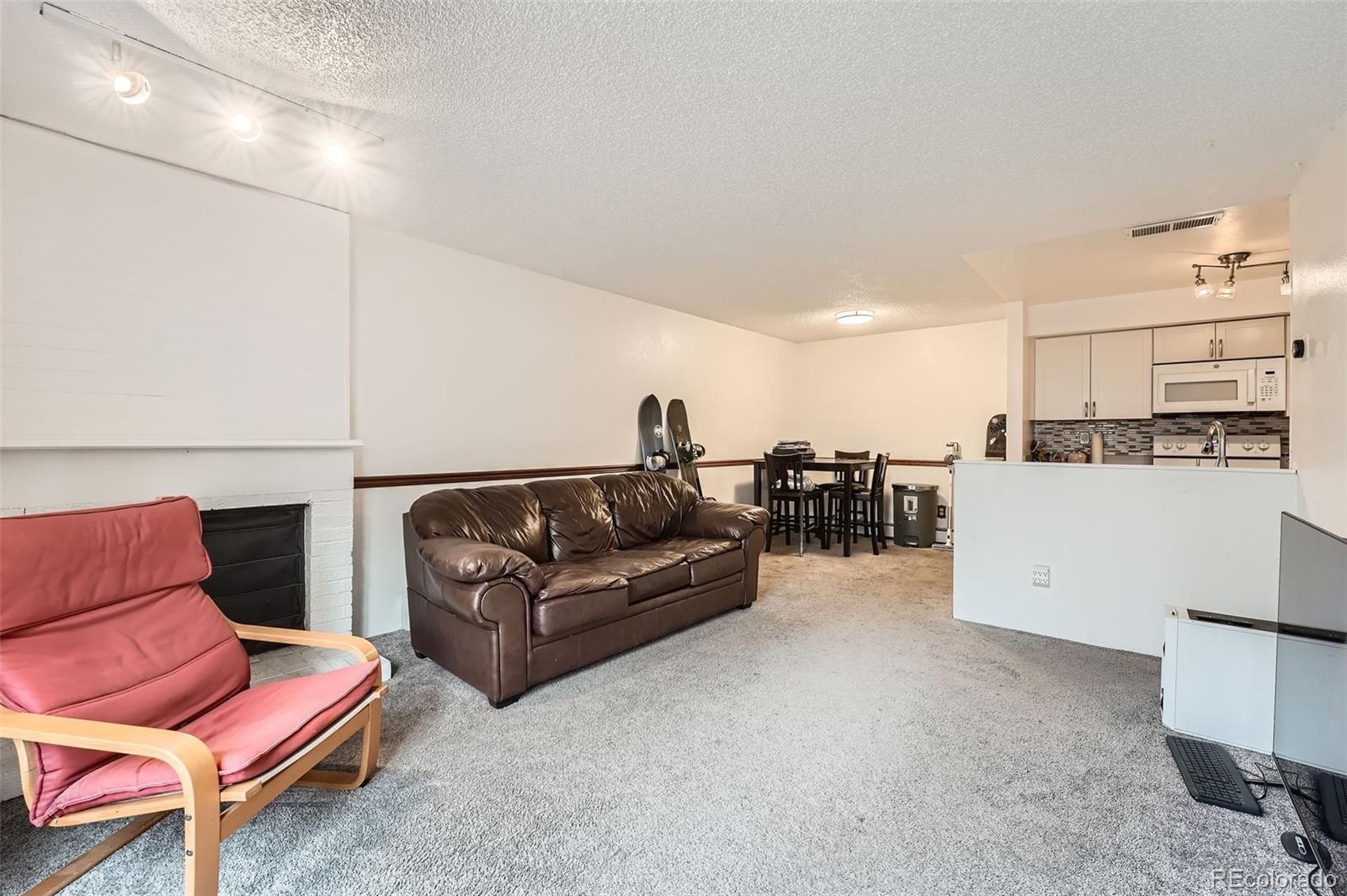 MLS Image #3 for 41  newark street b,aurora, Colorado