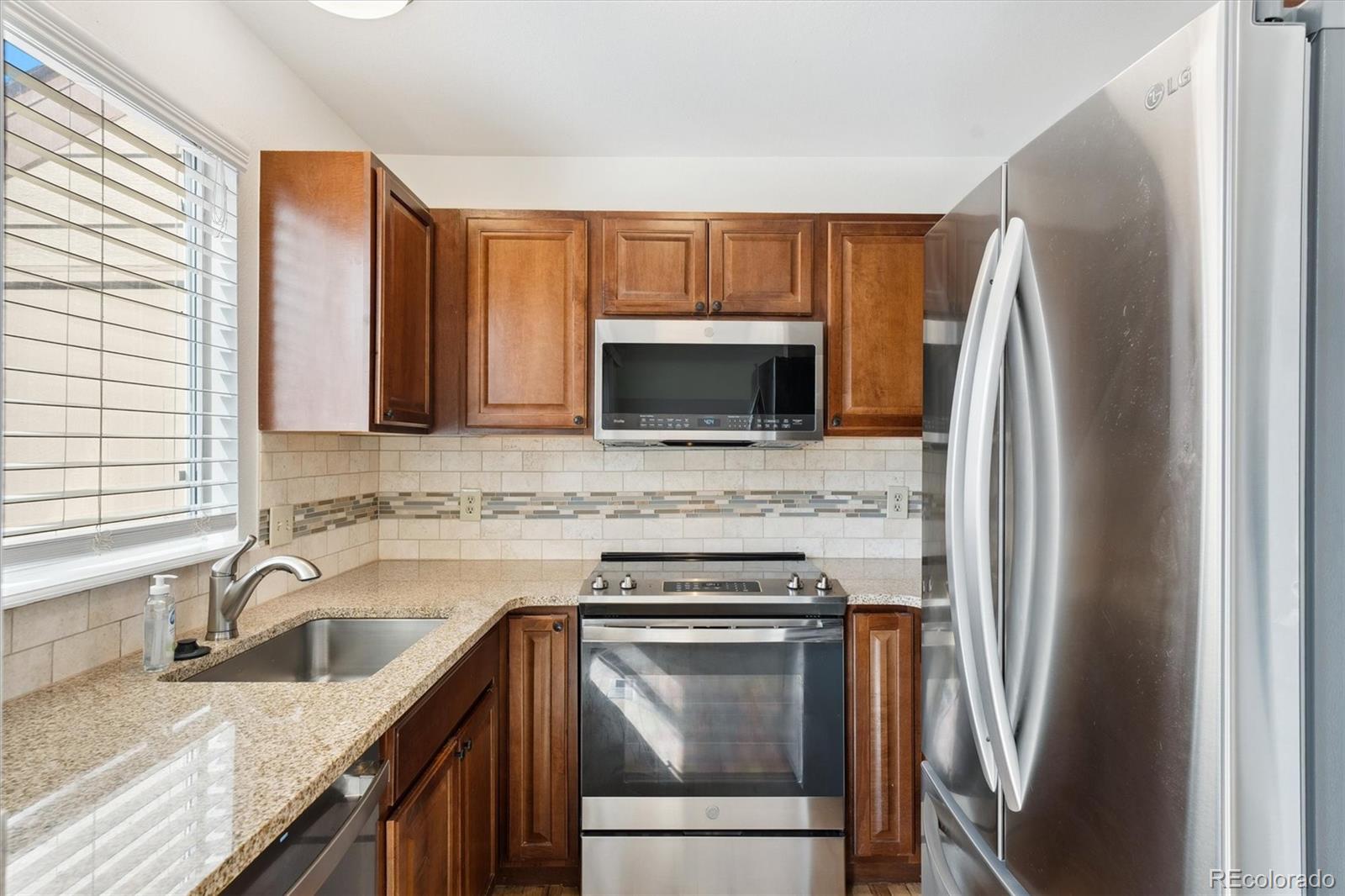 MLS Image #9 for 894  summer drive,highlands ranch, Colorado