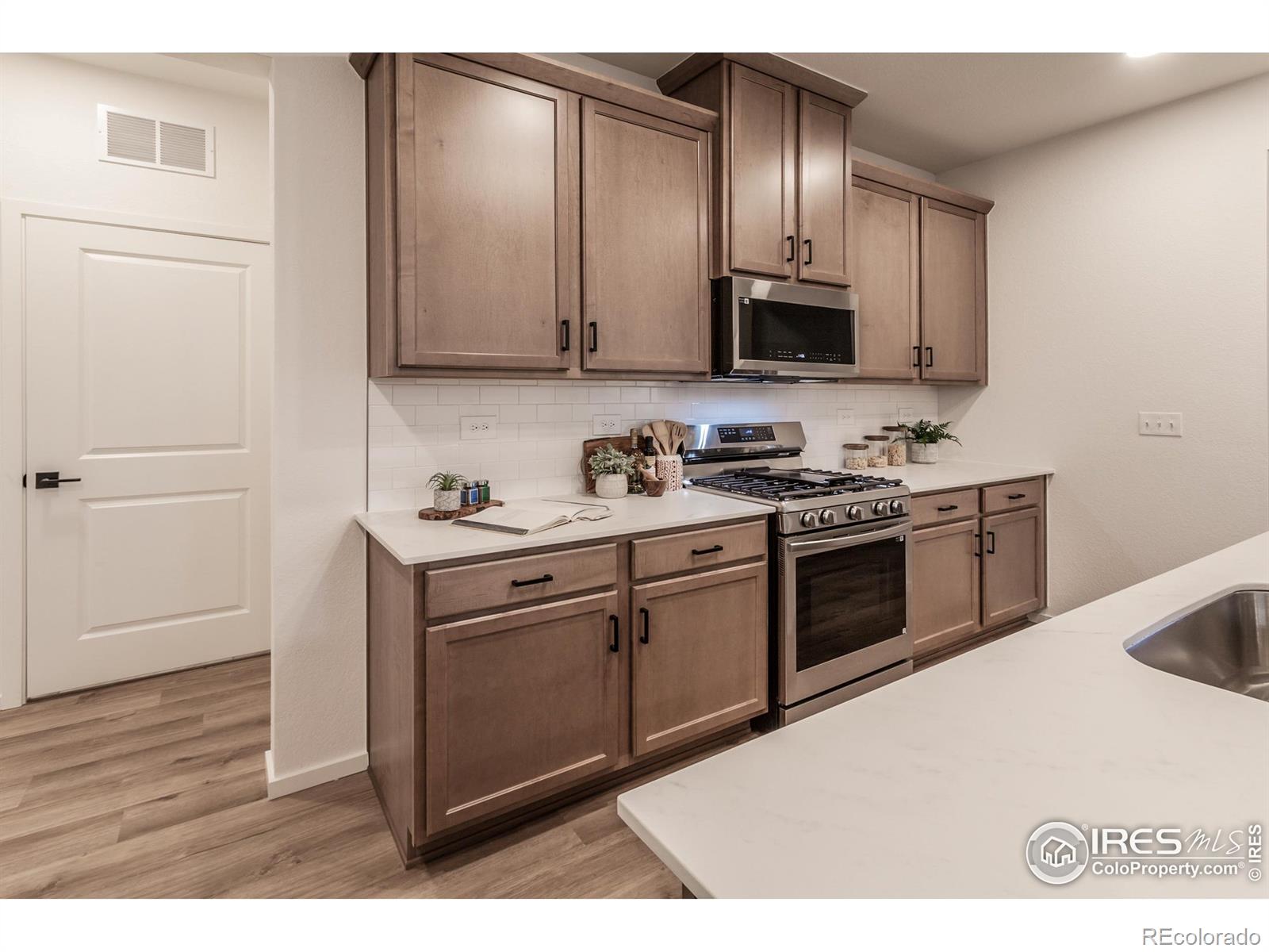 MLS Image #12 for 692  galloway drive,johnstown, Colorado