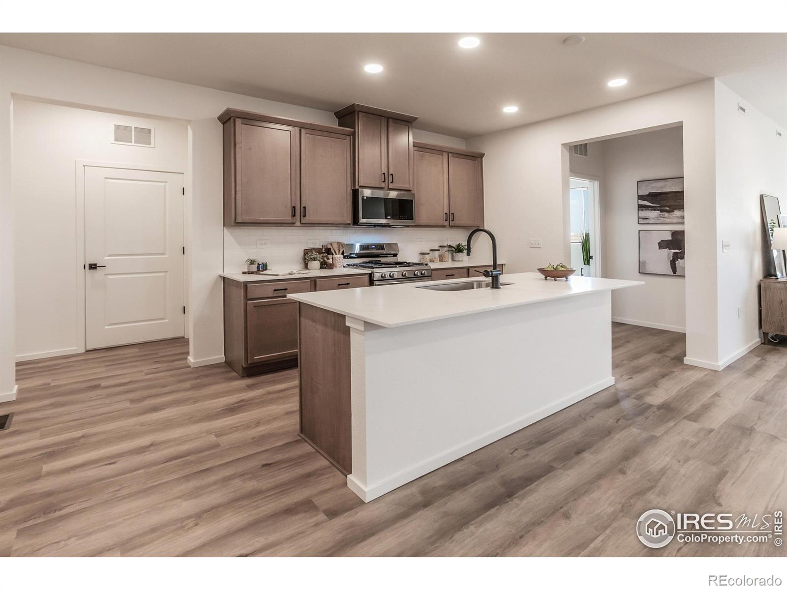 MLS Image #14 for 692  galloway drive,johnstown, Colorado