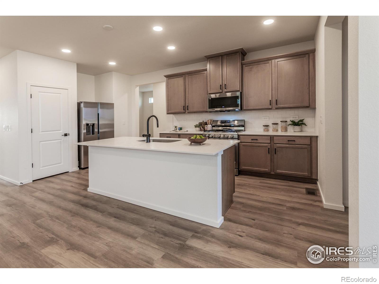 MLS Image #8 for 692  galloway drive,johnstown, Colorado