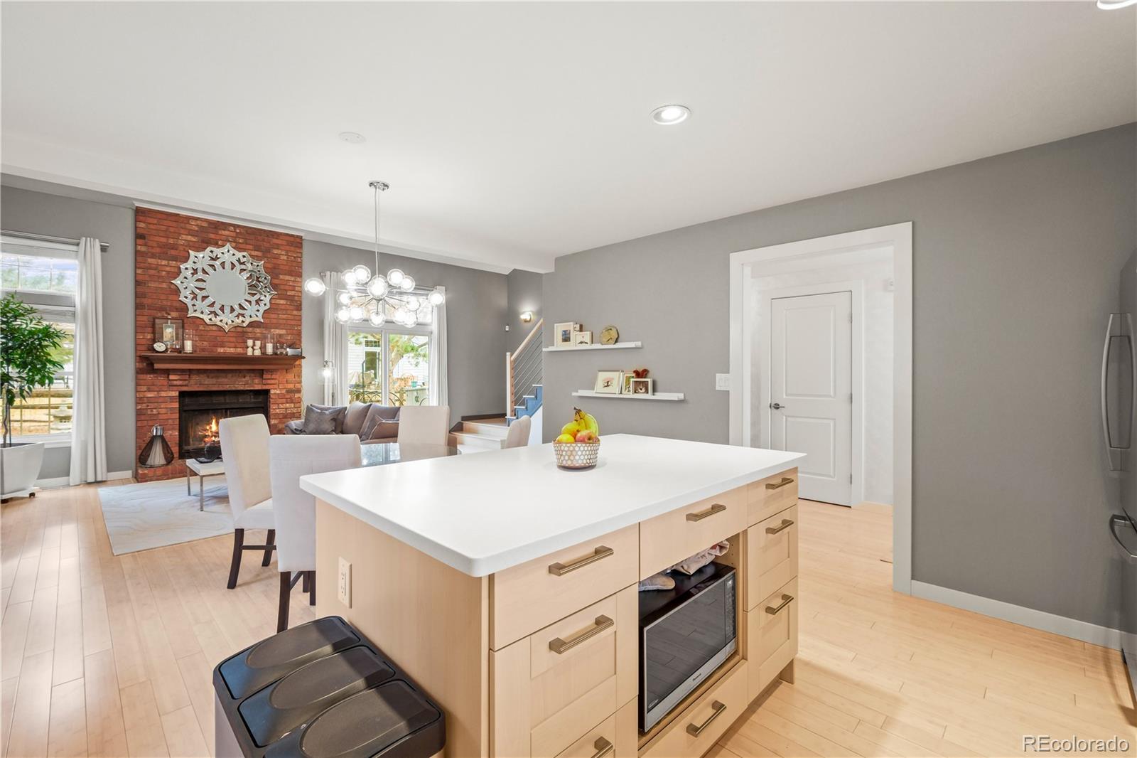 MLS Image #5 for 7359 s monaco street,centennial, Colorado