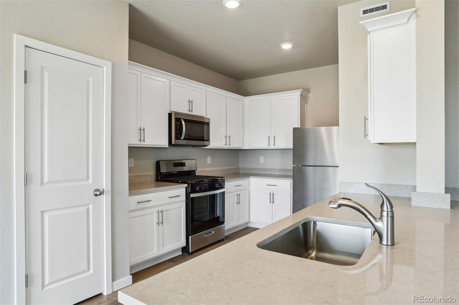 MLS Image #2 for 48215  shetland drive,bennett, Colorado