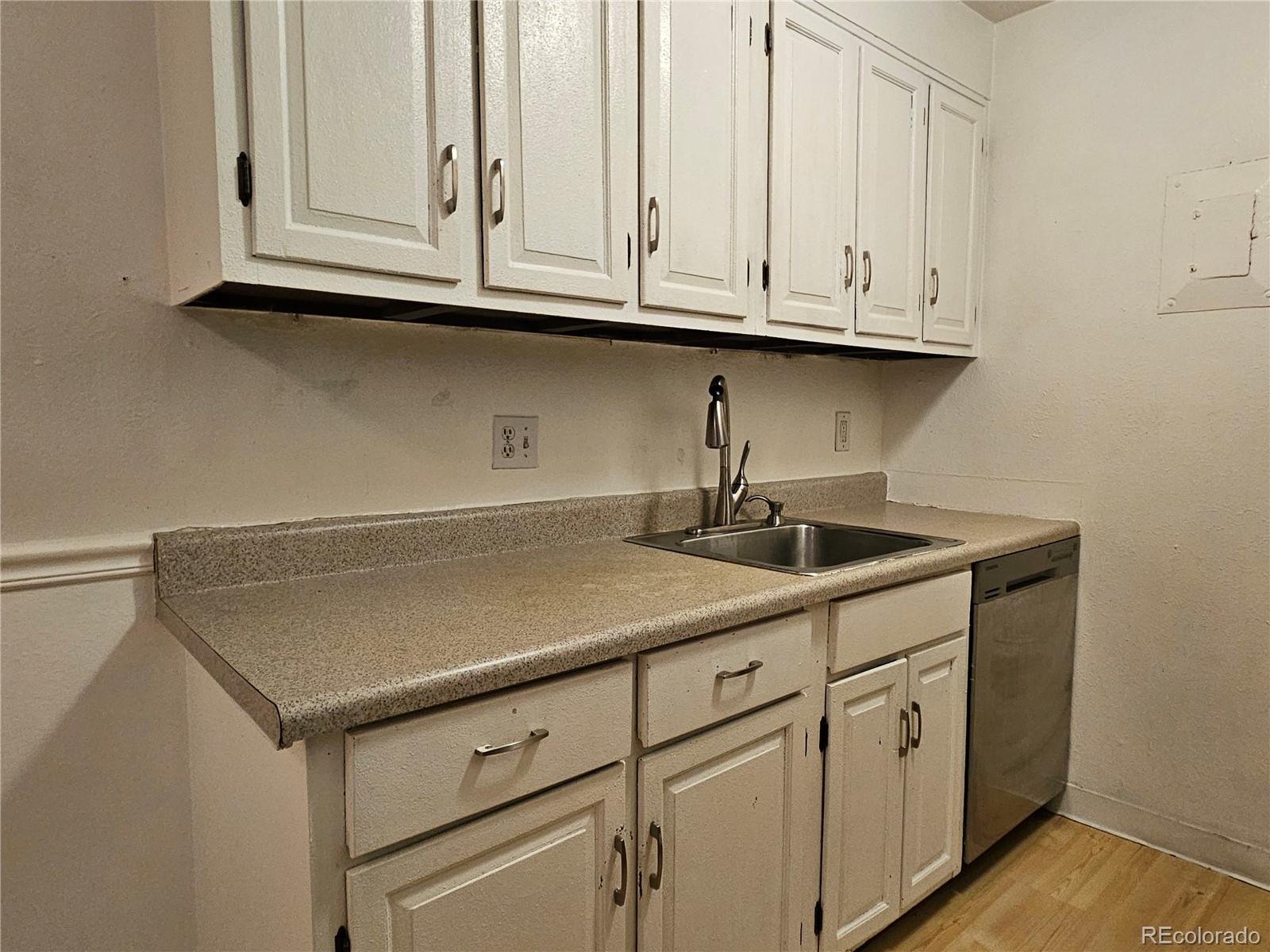 MLS Image #7 for 1270 n marion street 103,denver, Colorado