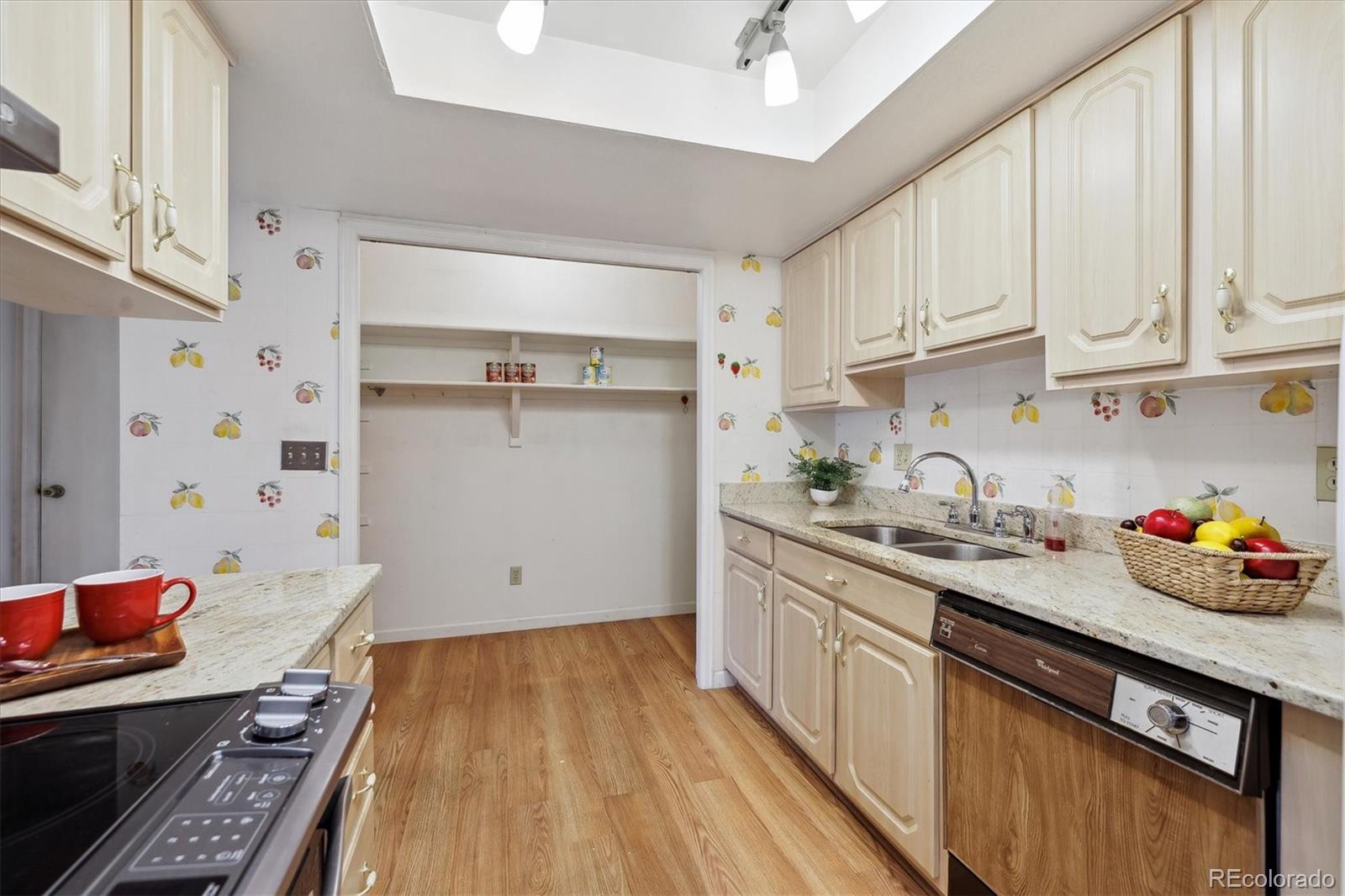 MLS Image #11 for 1448 s troy street,aurora, Colorado