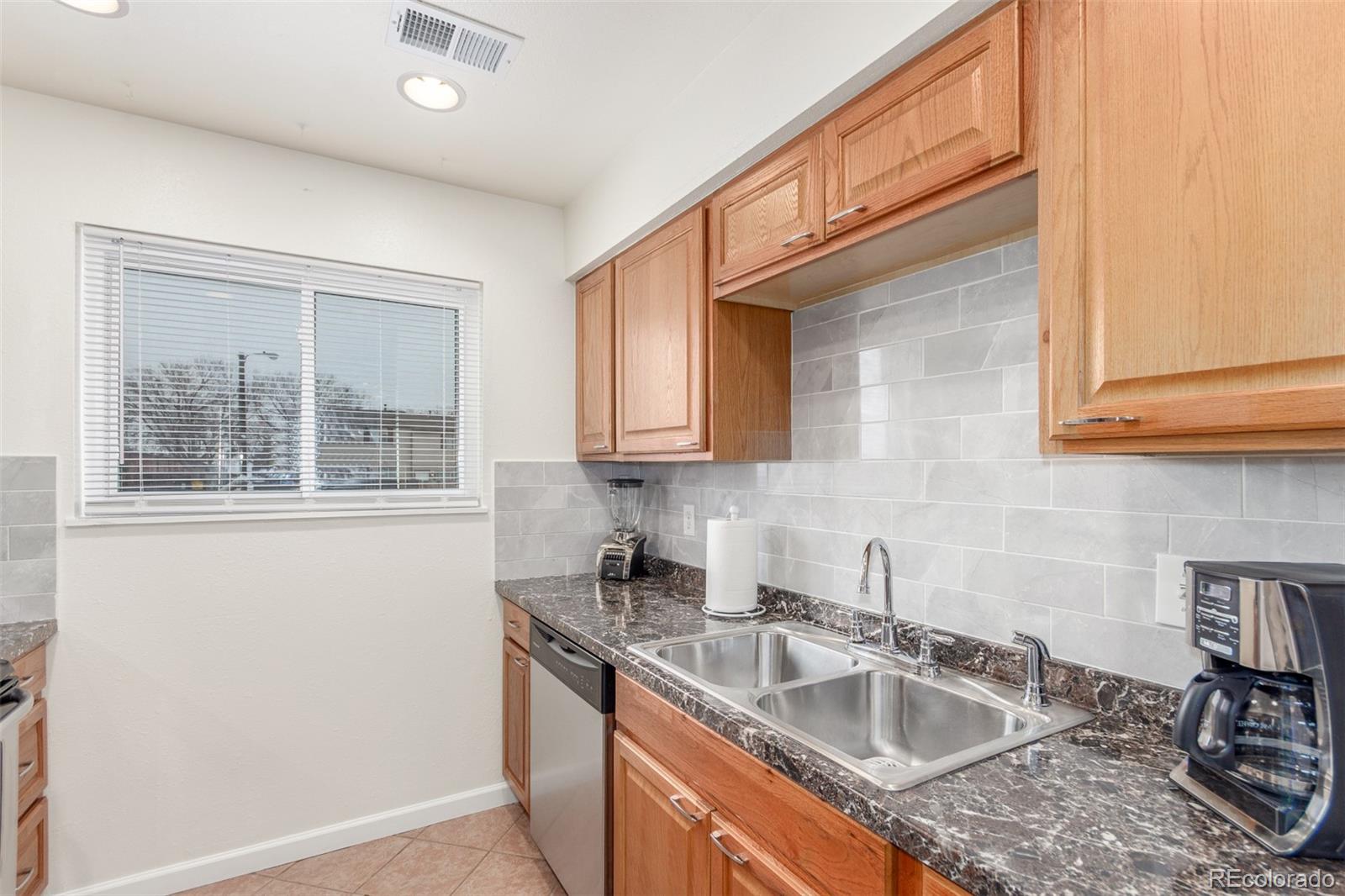 MLS Image #11 for 8770  rainbow avenue,denver, Colorado