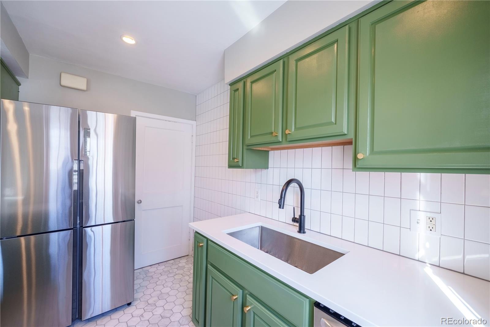 MLS Image #10 for 1256  leyden street,denver, Colorado