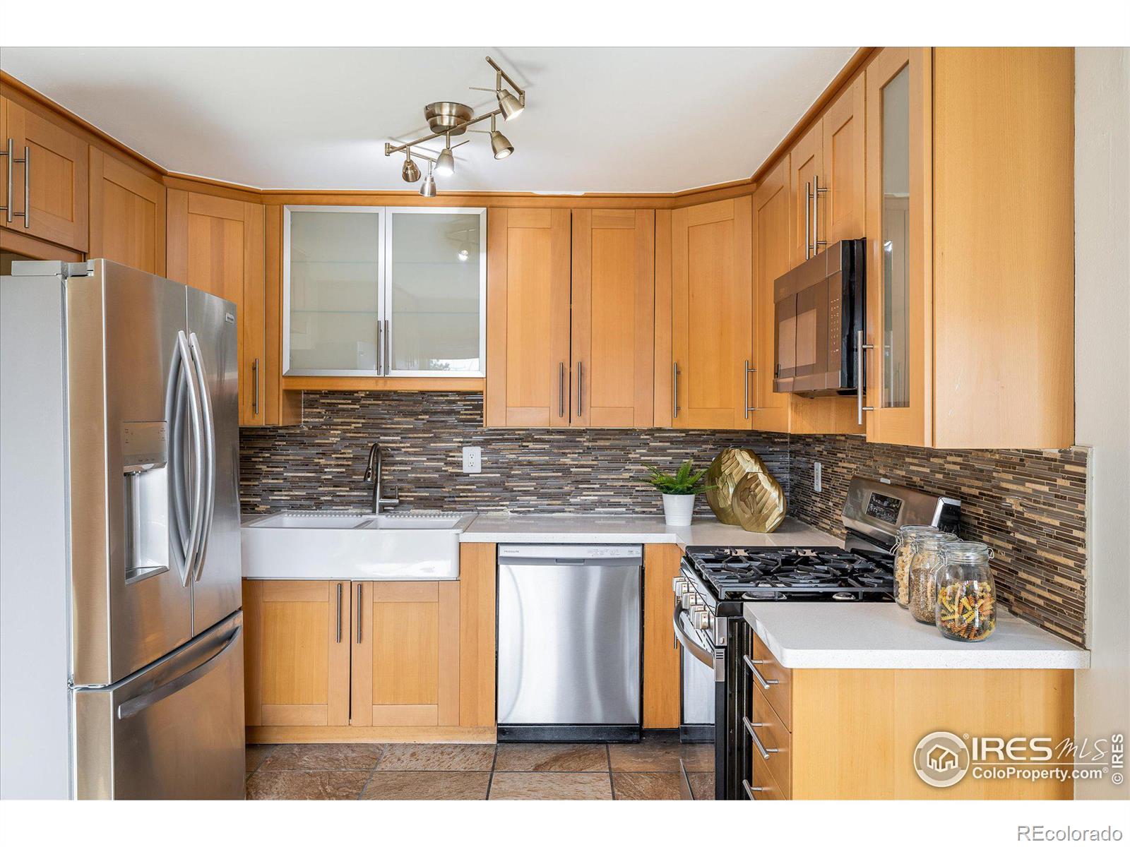 MLS Image #9 for 4470 w lakeridge road,denver, Colorado