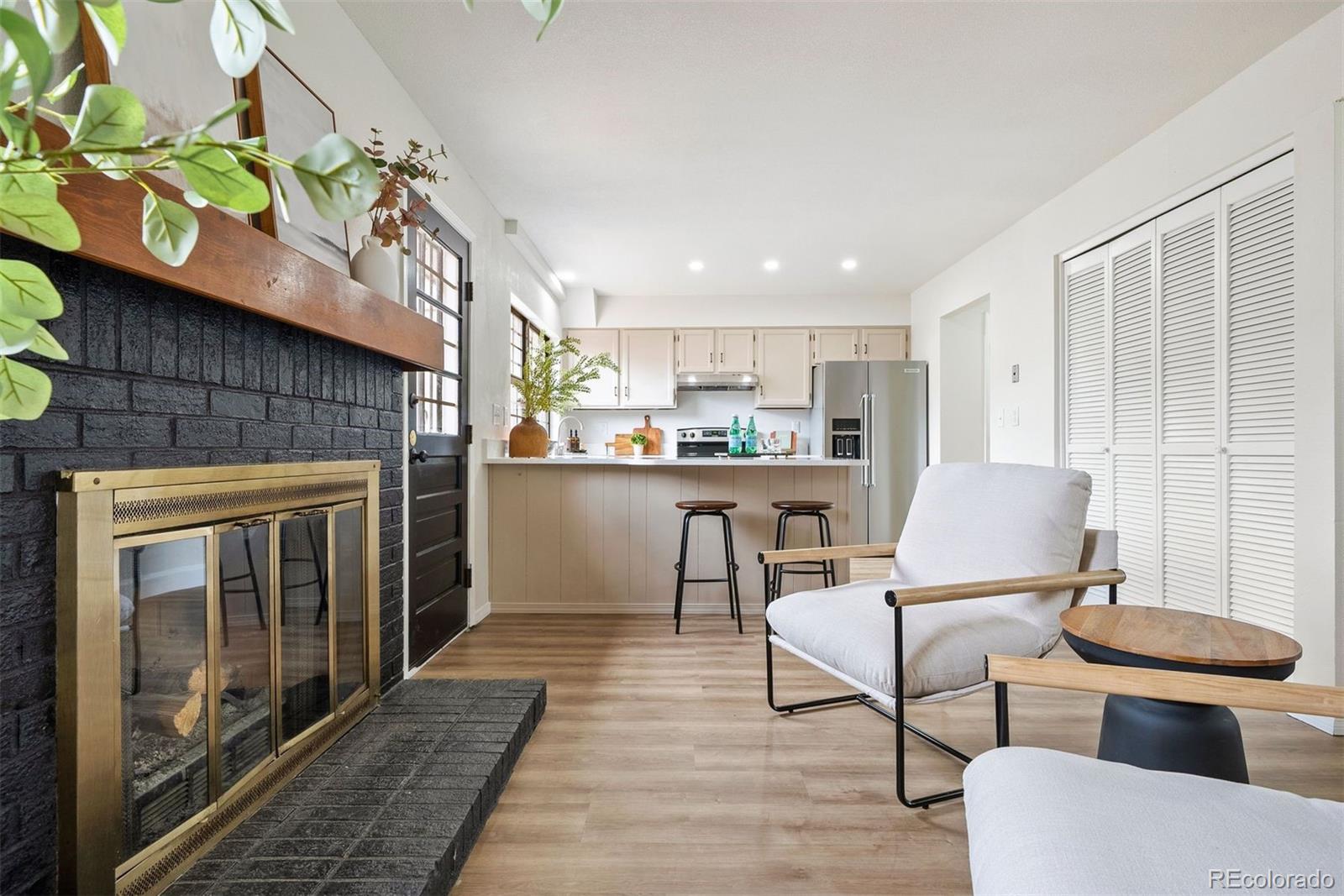 MLS Image #11 for 10310 e jewell avenue,aurora, Colorado