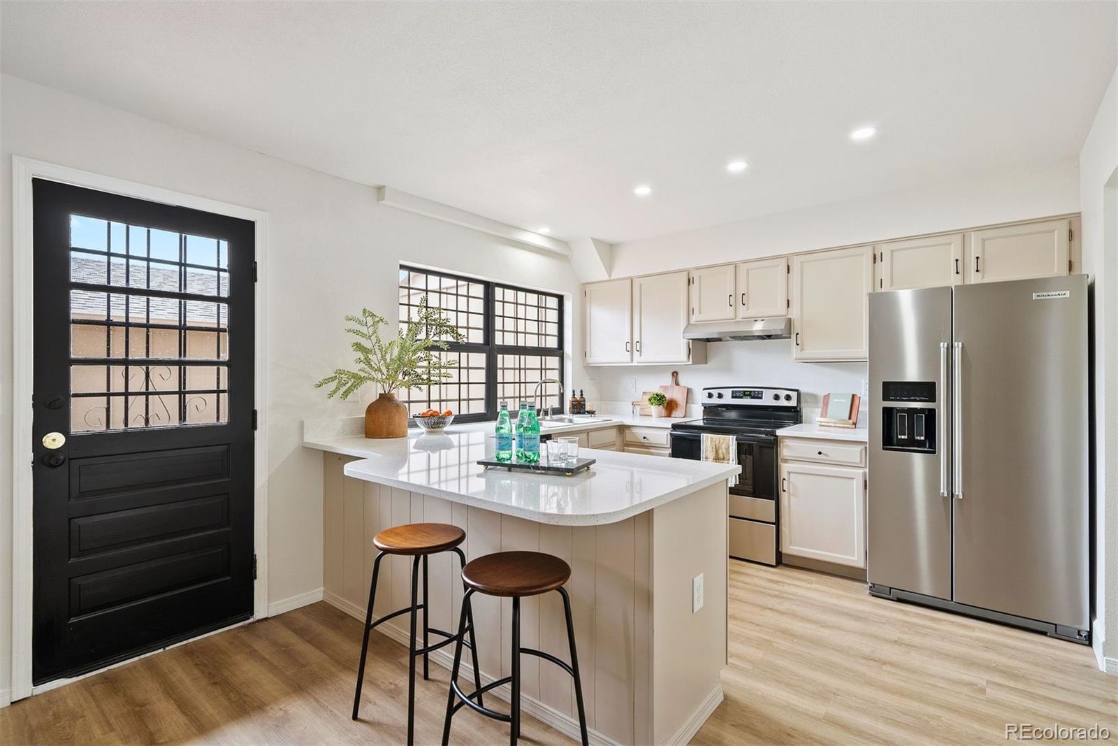 MLS Image #12 for 10310 e jewell avenue,aurora, Colorado
