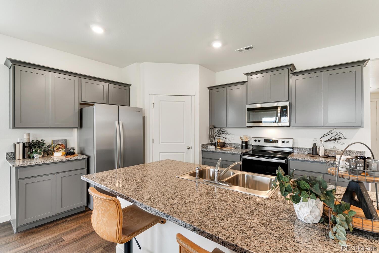 MLS Image #14 for 372  hummingbird lane,johnstown, Colorado