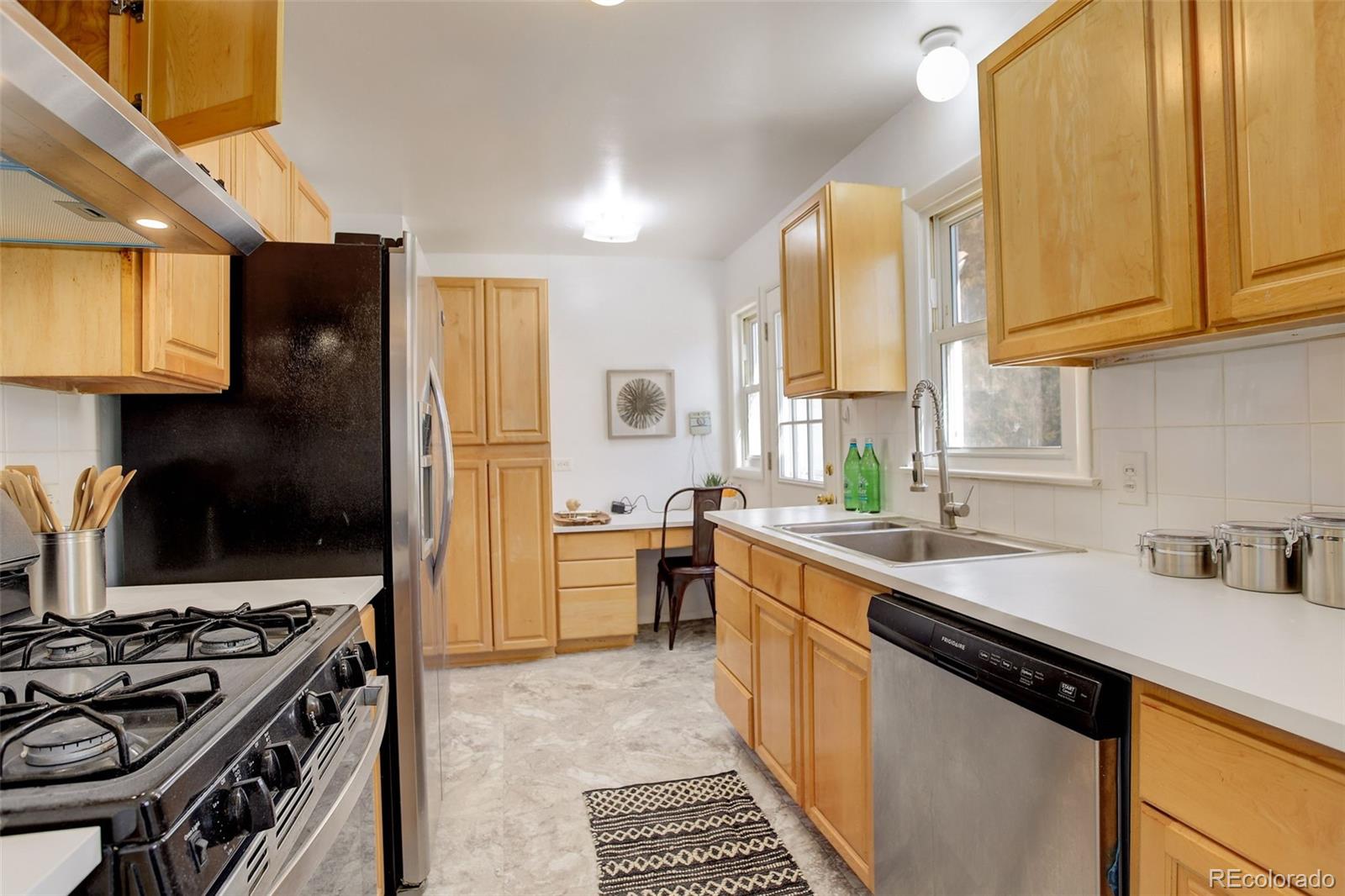 MLS Image #11 for 2872 s harrison street,denver, Colorado