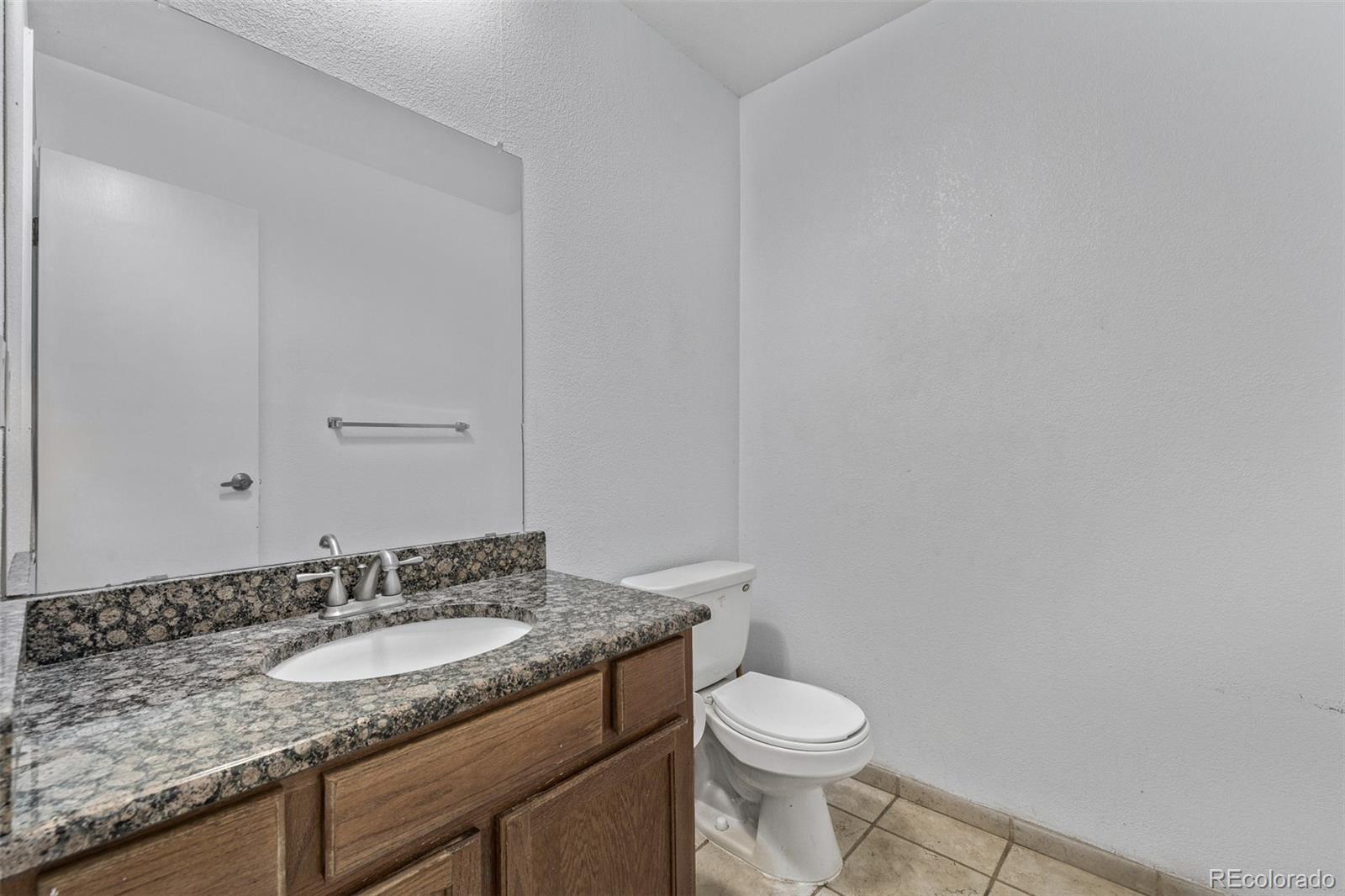 MLS Image #18 for 12107 e vassar drive,aurora, Colorado