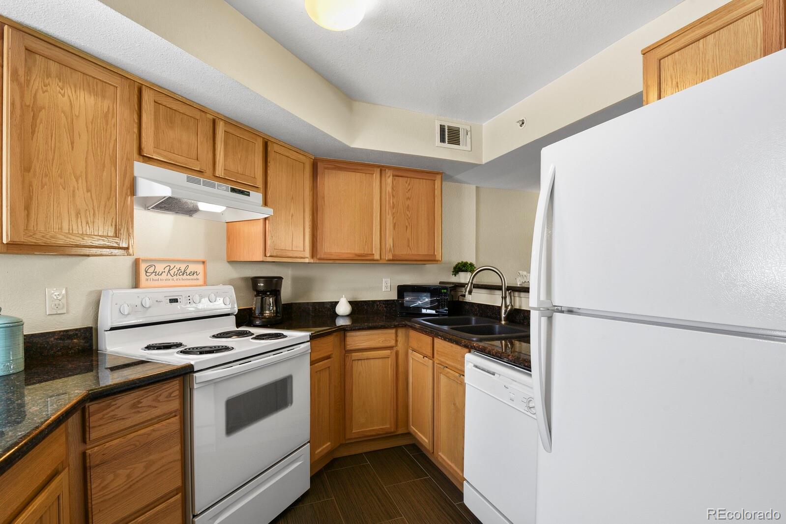 MLS Image #5 for 1320 s monaco st parkway,denver, Colorado