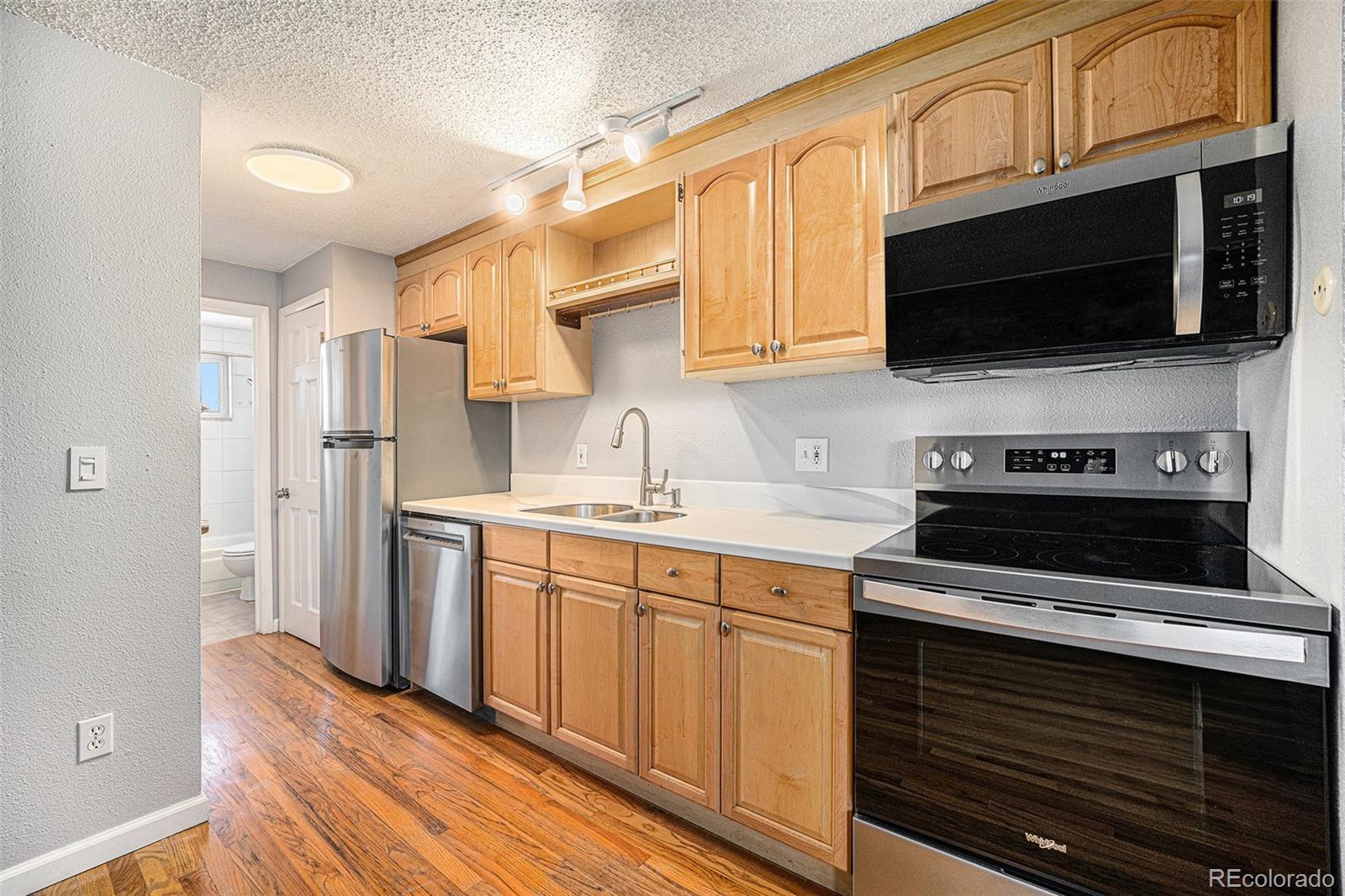 MLS Image #2 for 155 s pennsylvania street 308,denver, Colorado