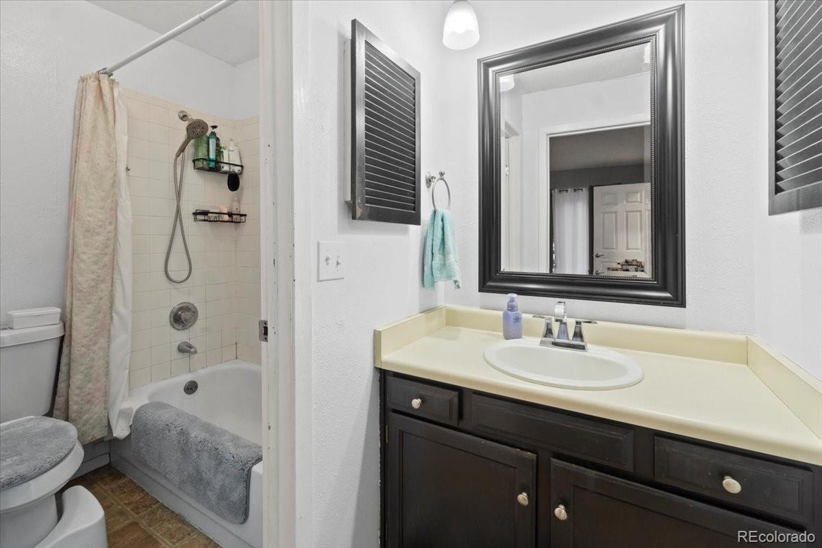 MLS Image #11 for 2306 s troy street,aurora, Colorado