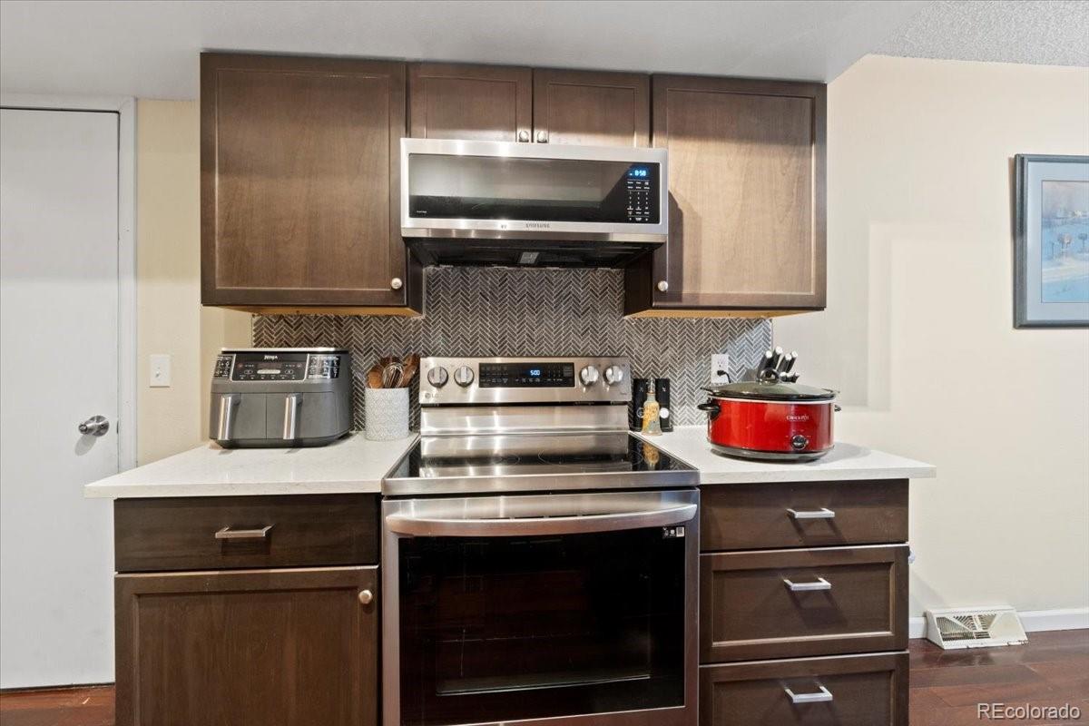 MLS Image #6 for 2306 s troy street,aurora, Colorado