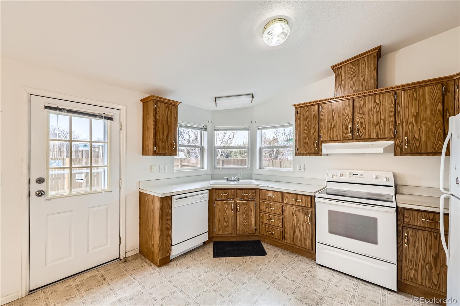 MLS Image #3 for 9121  camenisch way,denver, Colorado