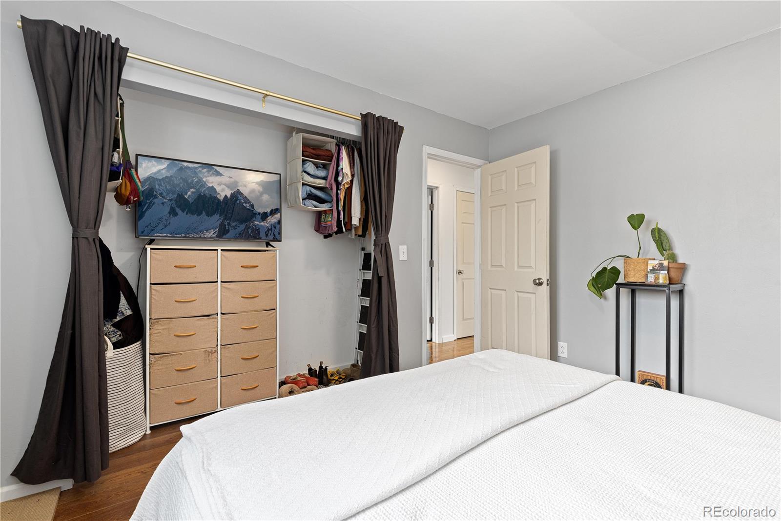 MLS Image #29 for 47 s hazel court,denver, Colorado