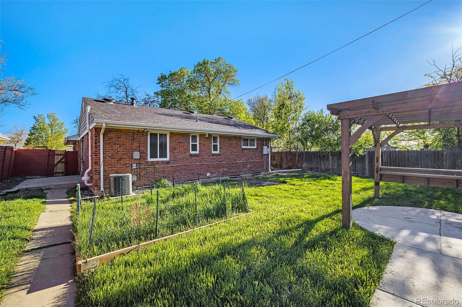 MLS Image #14 for 5661 e amherst avenue,denver, Colorado