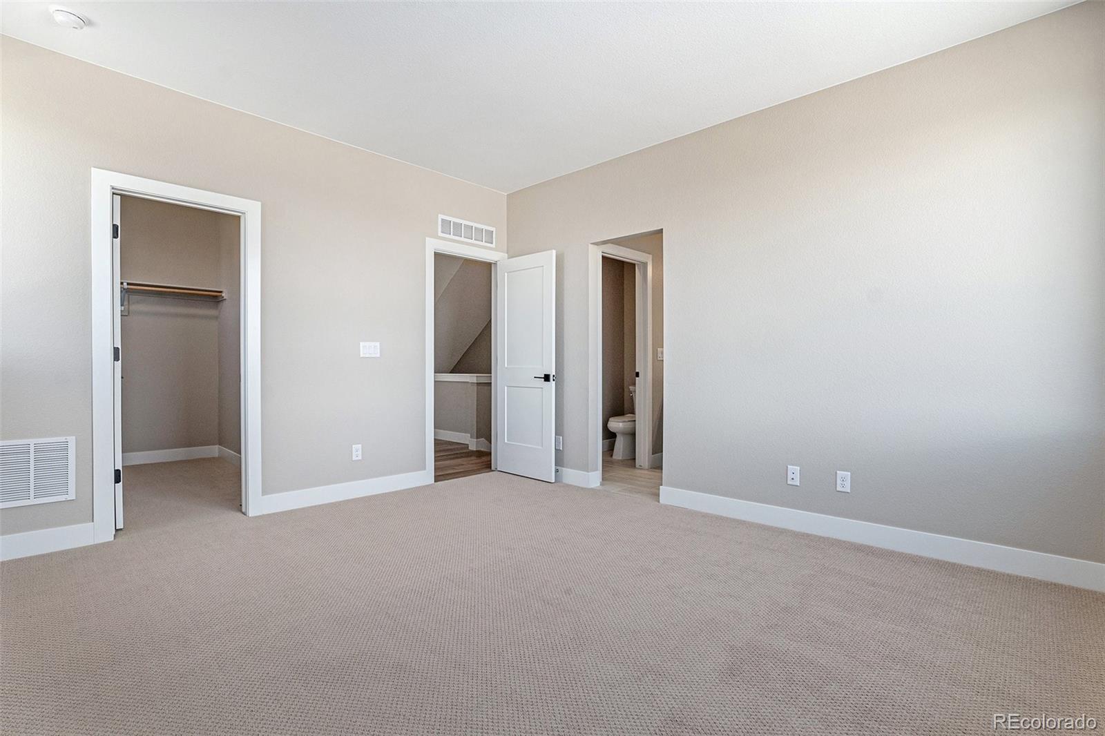 MLS Image #10 for 888 s valentia street,denver, Colorado