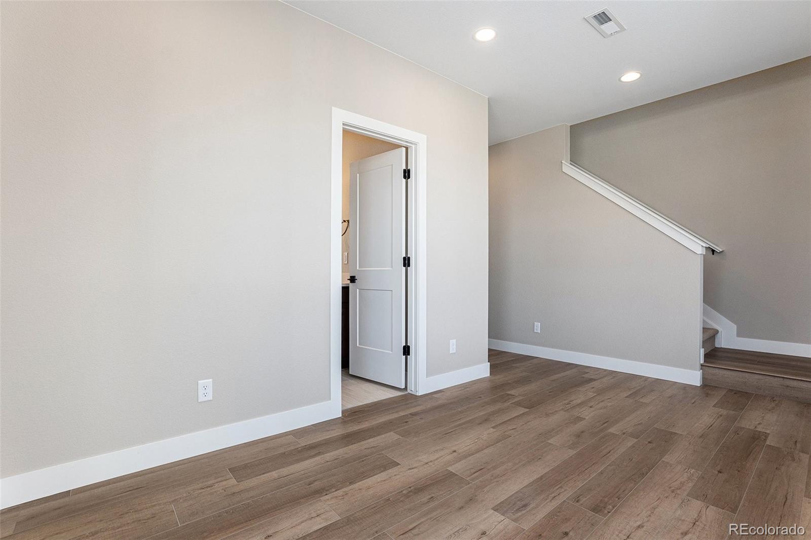 MLS Image #3 for 888 s valentia street,denver, Colorado